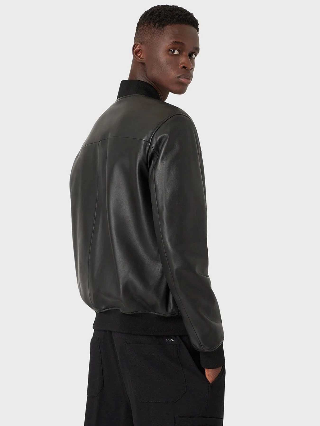 Куртки и дубленки Emporio Armani модель B1R13P-B1P13-999 Фото