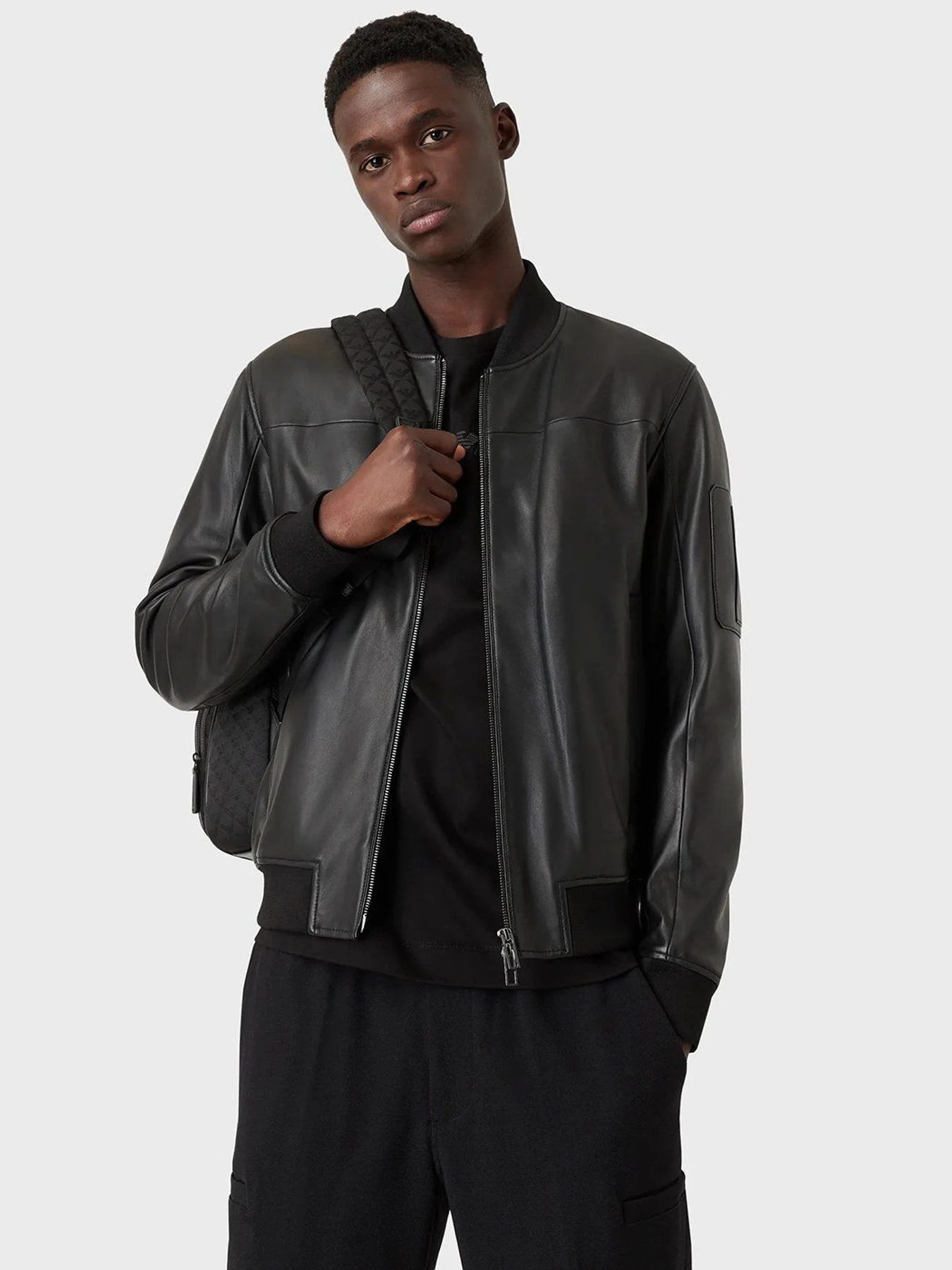 Куртки и дубленки Emporio Armani модель B1R13P-B1P13-999 Фото