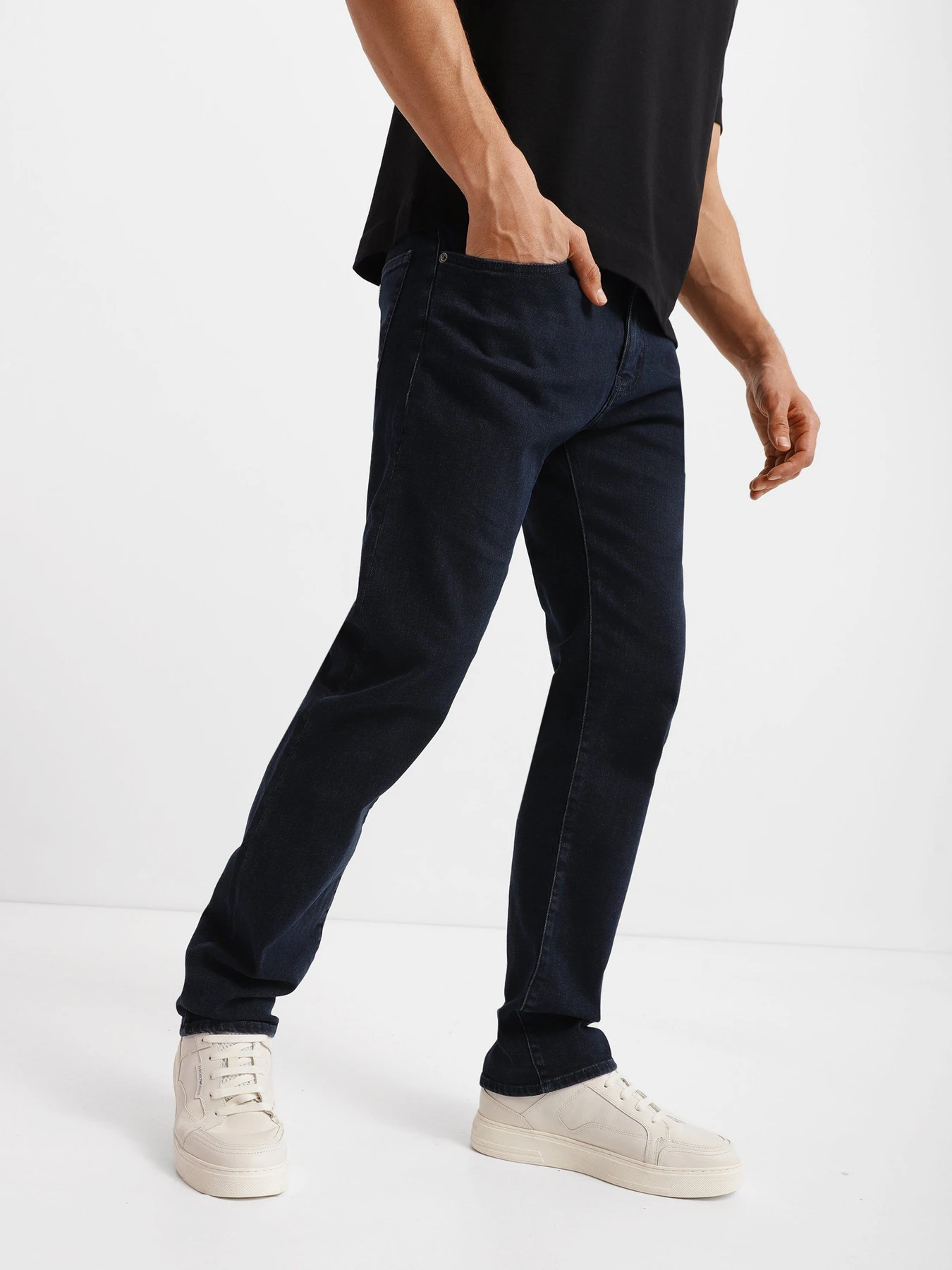 Джинсы Emporio Armani Slim модель 8N1J45-1G0IZ-0942 Фото