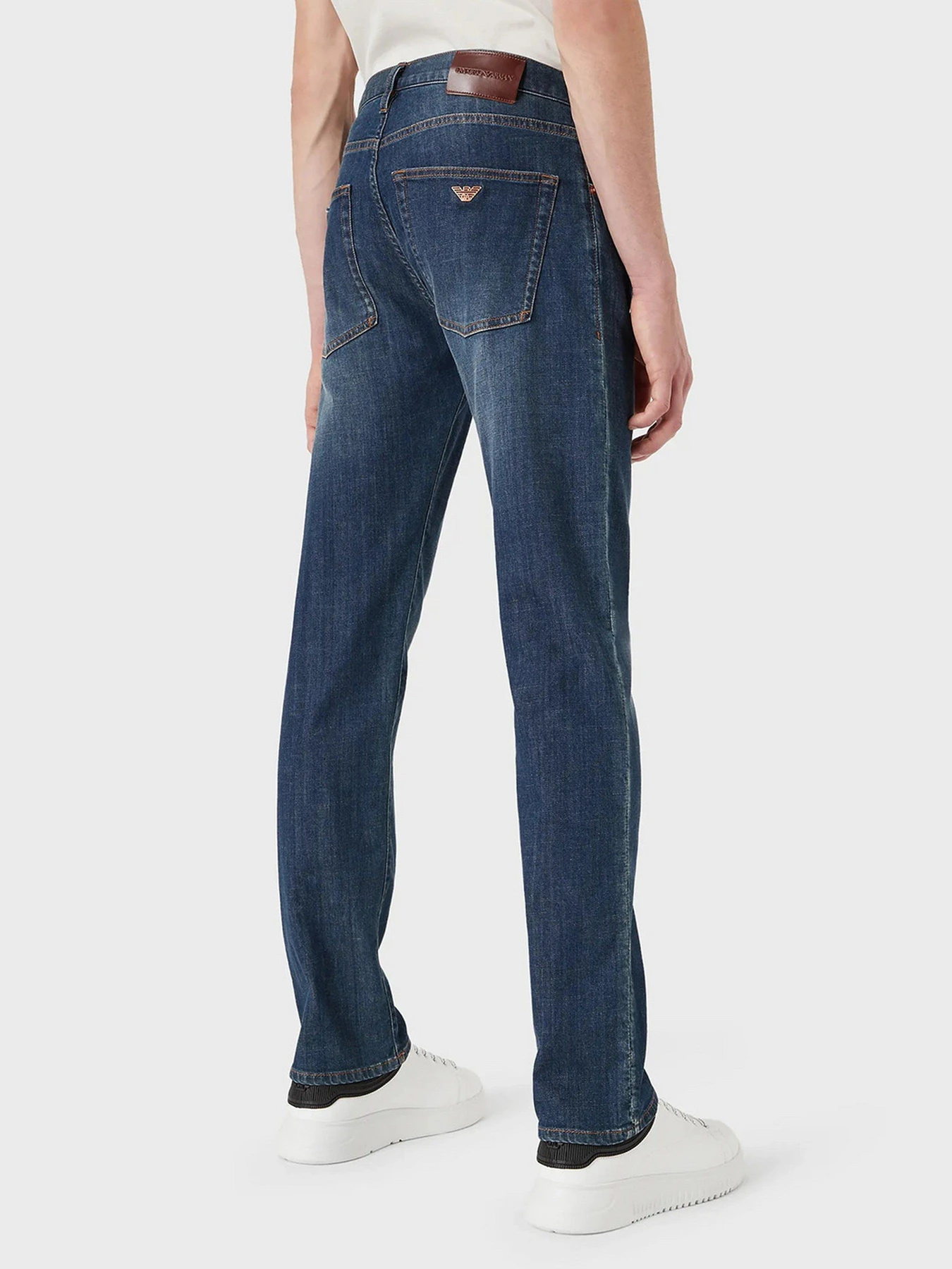 Джинсы Emporio Armani J45 модель 3L1J45-1DJBZ-0942 Джинсы Emporio Armani J45 модель 3L1J45-1DJBZ-0942 Фото