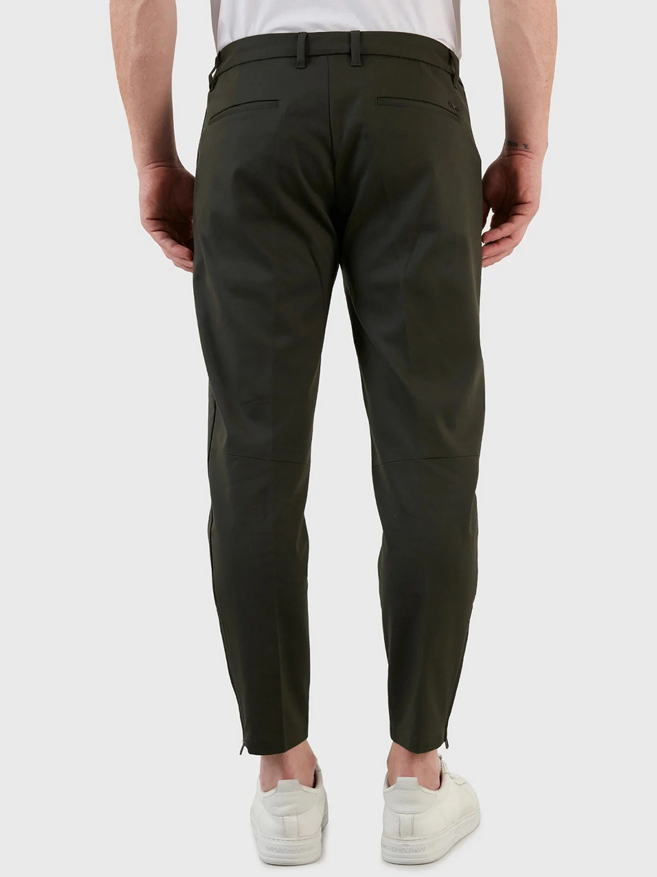 Брюки Emporio Armani модель 3L1P75-1NBKZ-0558 Брюки Emporio Armani модель 3L1P75-1NBKZ-0558 Фото