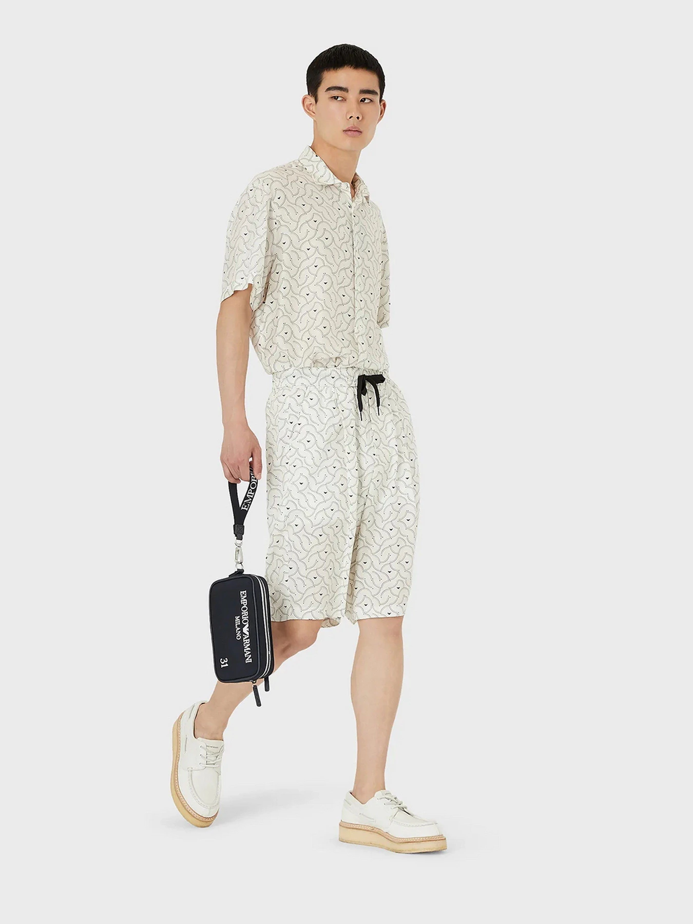 Шорты Emporio Armani модель 3L1P77-1NBIZ-F125 Шорты Emporio Armani модель 3L1P77-1NBIZ-F125 Фото