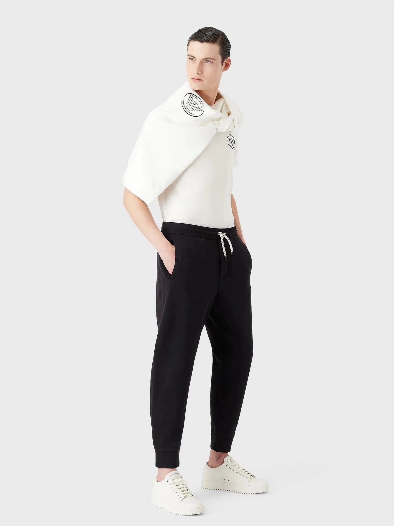 Брюки Emporio Armani модель 6L1P83-1JWPZ-0920 Брюки Emporio Armani модель 6L1P83-1JWPZ-0920 Фото