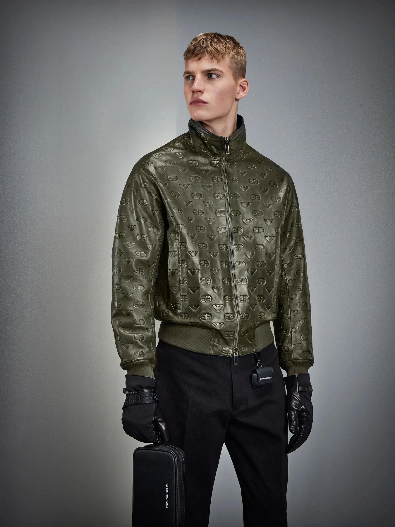 Куртки и дубленки Emporio Armani модель H31R7H-C1P7H-558 Куртки и дубленки Emporio Armani модель H31R7H-C1P7H-558 Фото