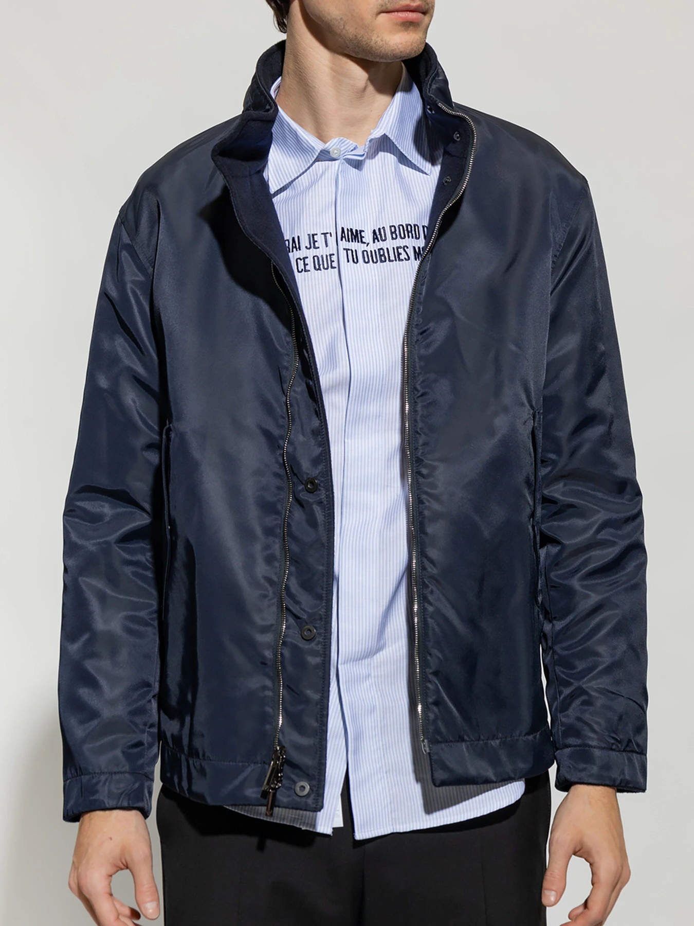 Куртки и дубленки Emporio Armani модель D41R28-D1452-922 Куртки и дубленки Emporio Armani модель D41R28-D1452-922 Фото