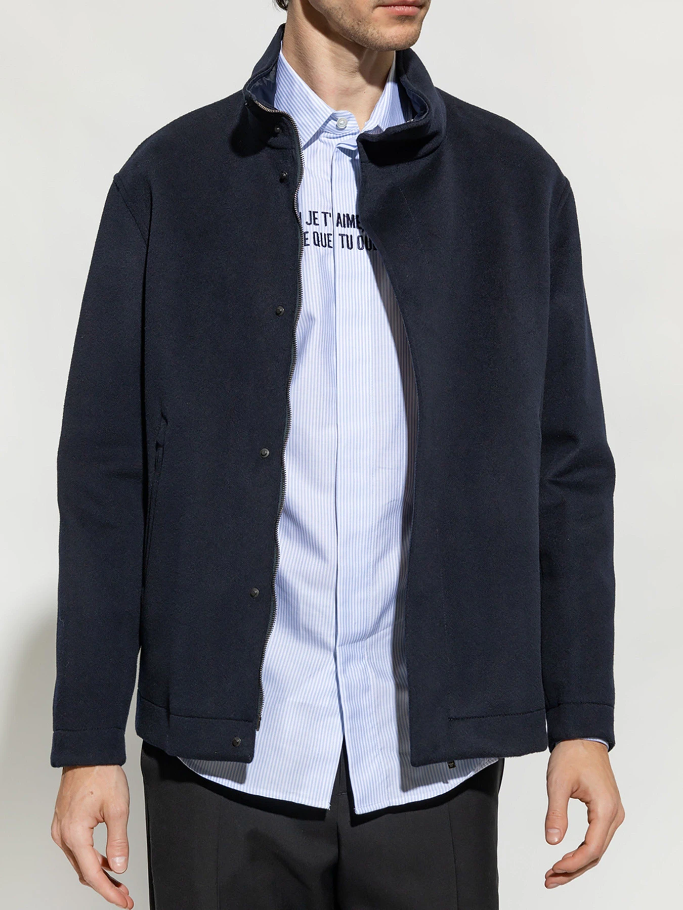 Куртки и дубленки Emporio Armani модель D41R28-D1452-922 Куртки и дубленки Emporio Armani модель D41R28-D1452-922 Фото