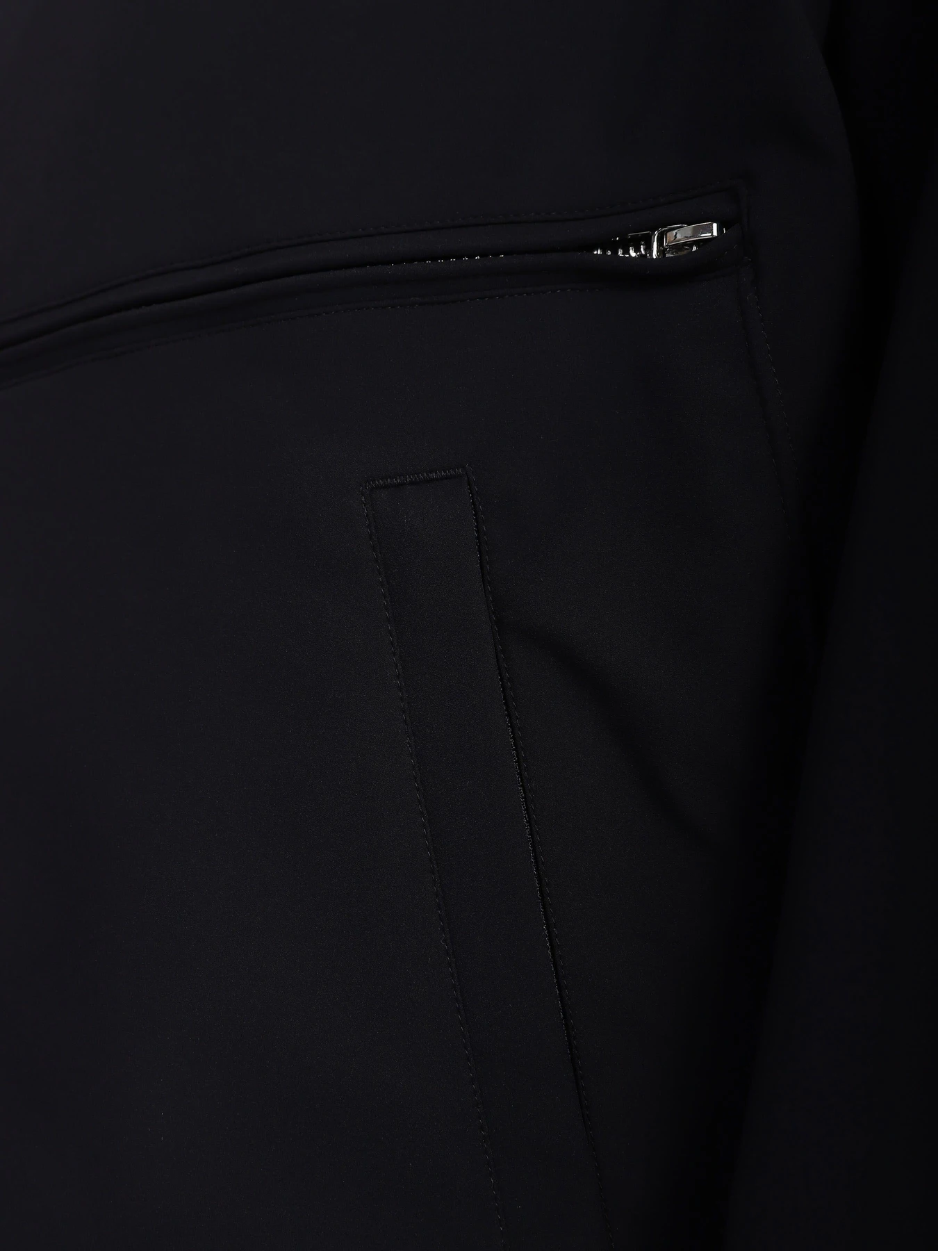 Куртки и дубленки Emporio Armani модель 3R1BN1-1NNIZ-0920 Куртки и дубленки Emporio Armani модель 3R1BN1-1NNIZ-0920 Фото