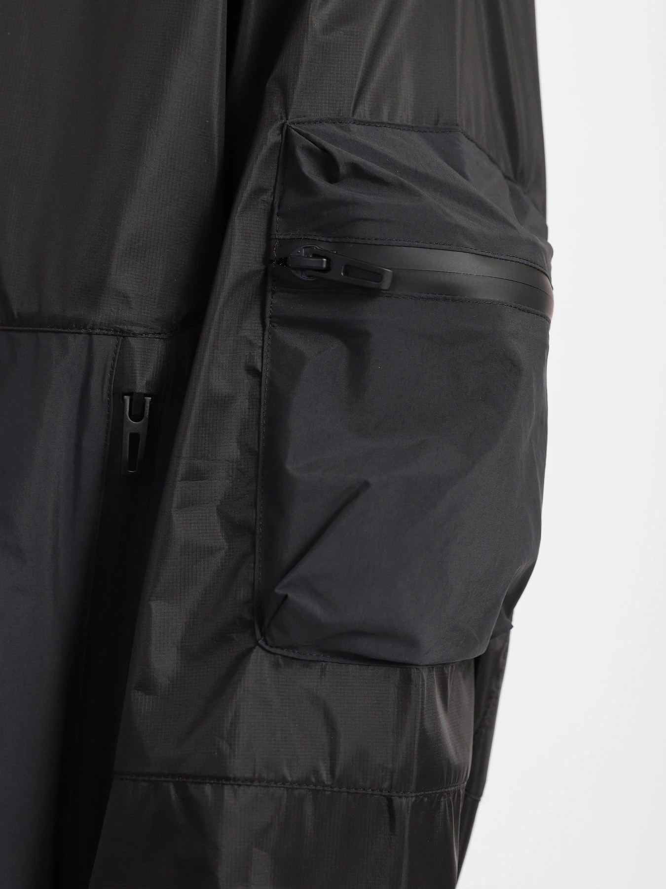 Куртки и дубленки Emporio Armani модель 3R1BT1-1NSWZ-0999 Фото