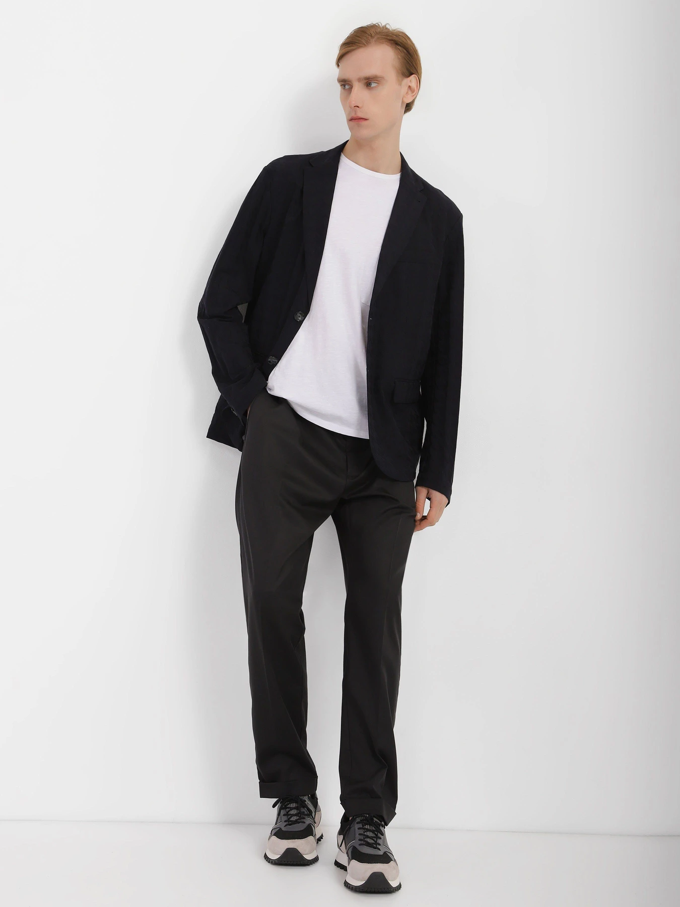 Пиджаки Emporio Armani модель 3R1GM1-1JGYZ-09J4 Пиджаки Emporio Armani модель 3R1GM1-1JGYZ-09J4 Фото