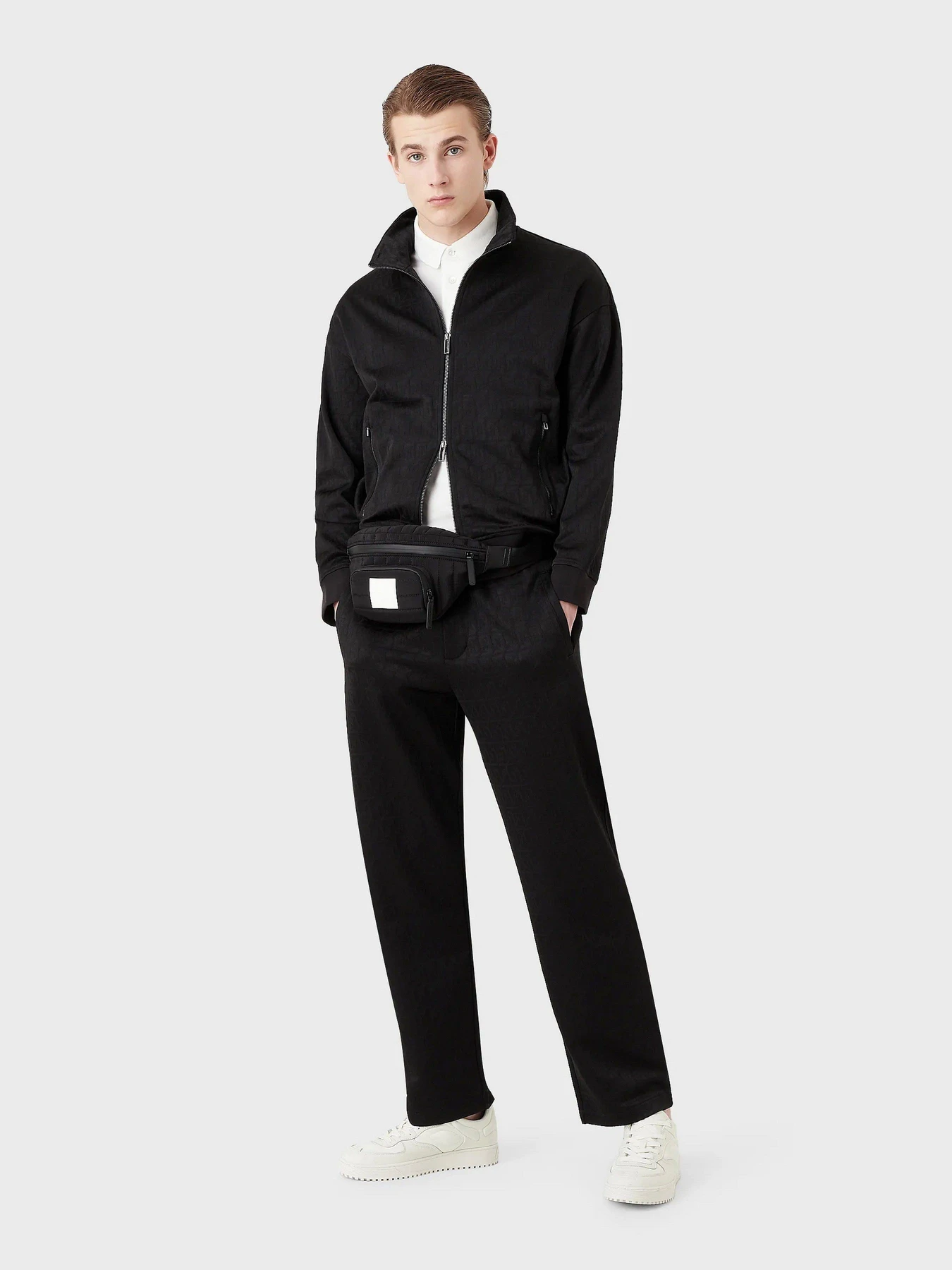 Худи и свитшоты Emporio Armani модель 3R1MCW-1JMSZ-0999 Худи и свитшоты Emporio Armani модель 3R1MCW-1JMSZ-0999 Фото