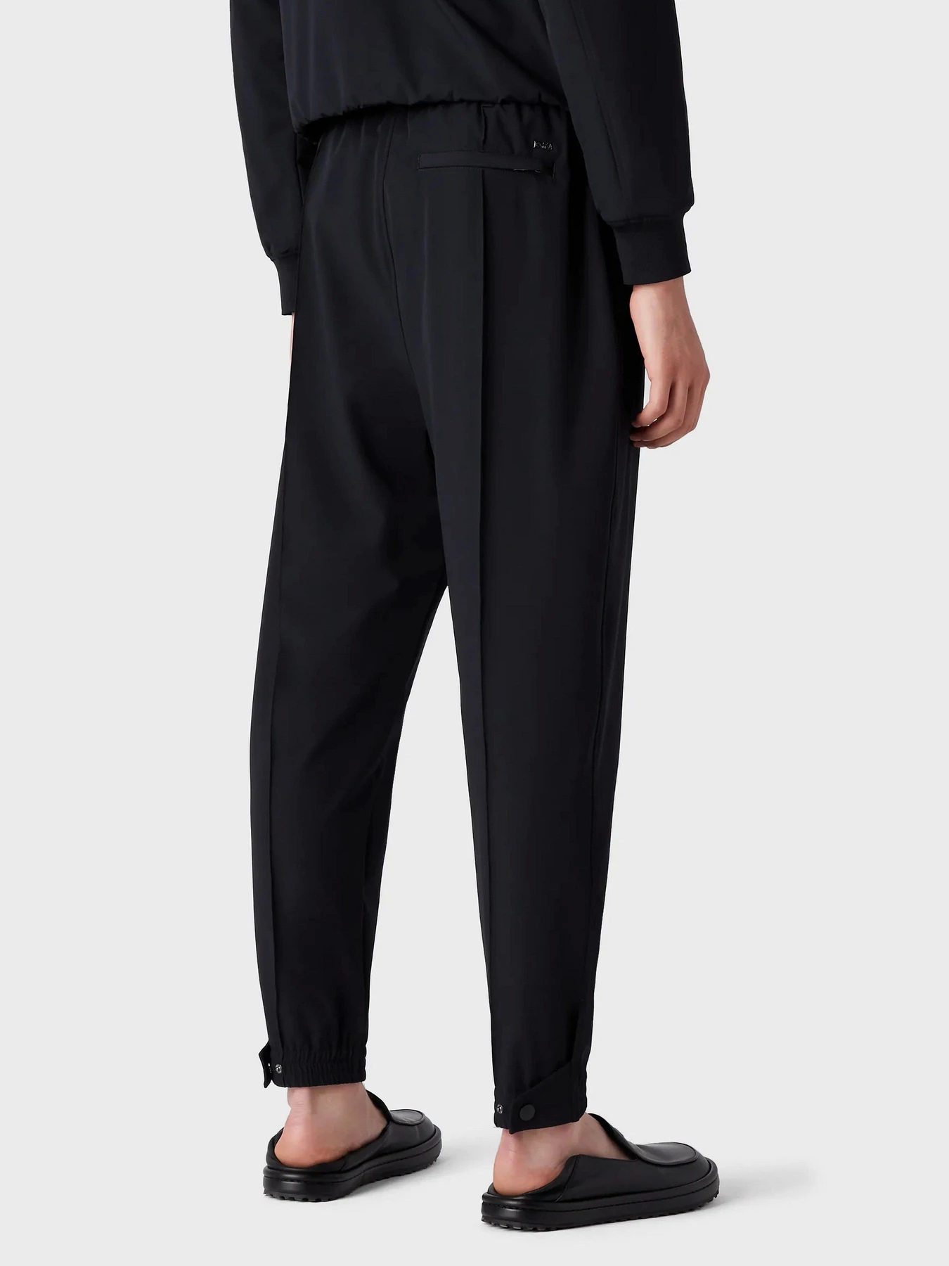 Брюки Emporio Armani модель 3R1PF8-1NNIZ-0920 Брюки Emporio Armani модель 3R1PF8-1NNIZ-0920 Фото
