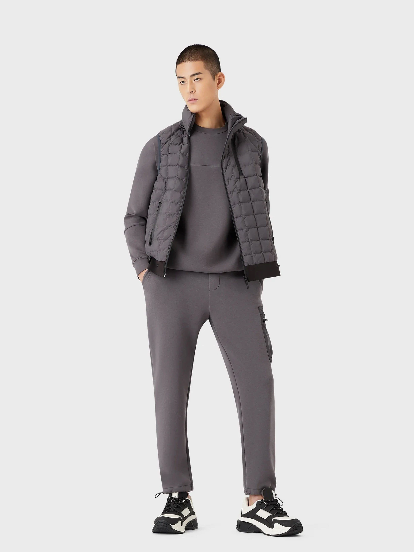 Брюки Emporio Armani модель 3R1PZ1-1JHSZ-0657 Брюки Emporio Armani модель 3R1PZ1-1JHSZ-0657 Фото