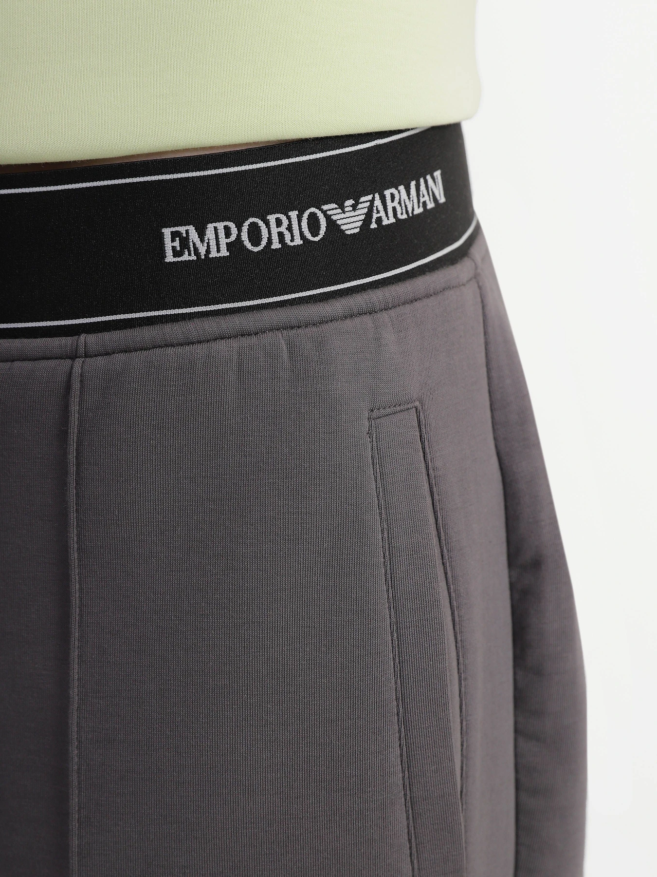 Брюки Emporio Armani модель 3R1PZ6-1JHSZ-0651 Брюки Emporio Armani модель 3R1PZ6-1JHSZ-0651 Фото