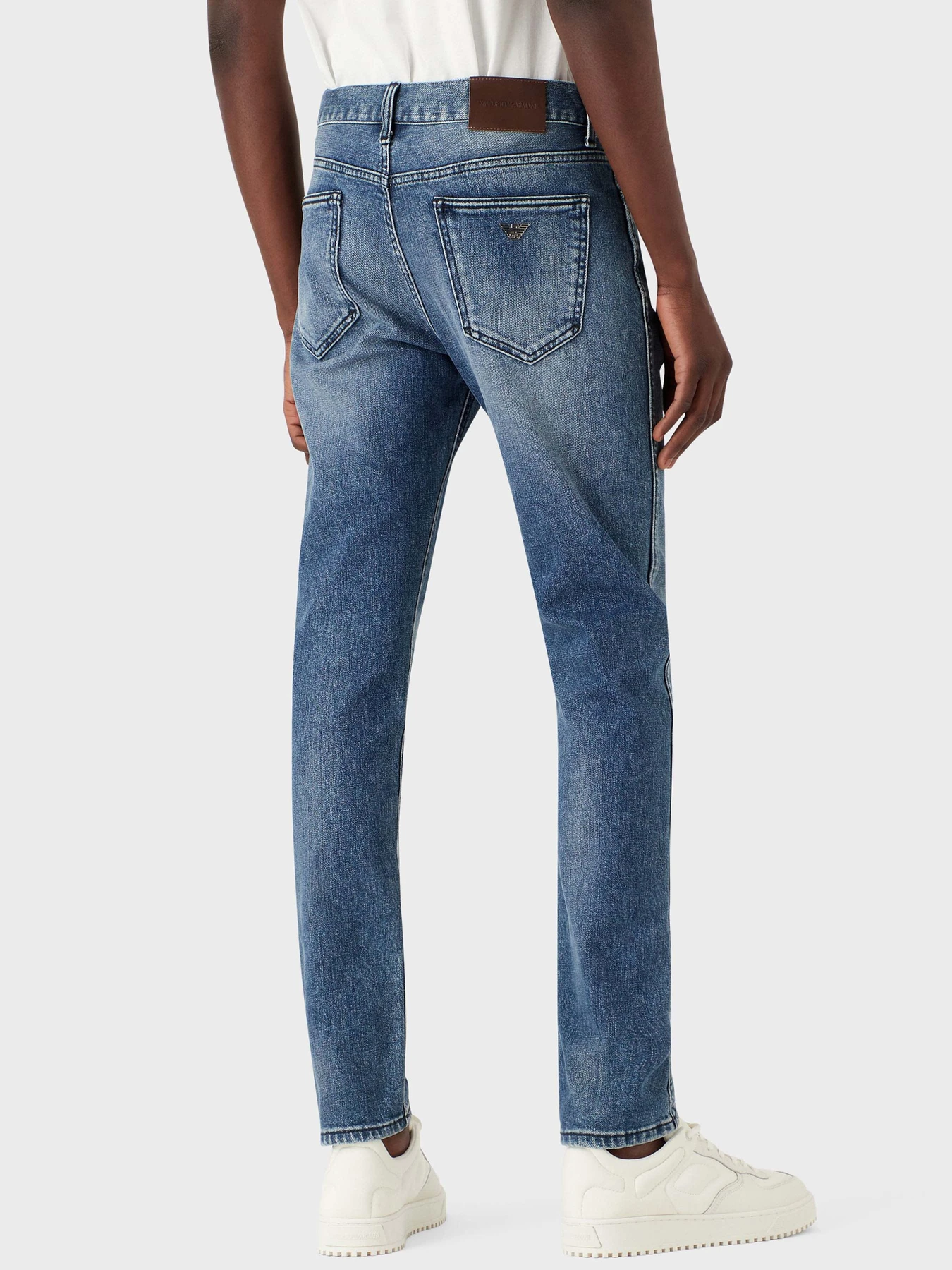 Джинси Emporio Armani J16 модель 3R1J16-1D0FZ-0942 Джинси Emporio Armani J16 модель 3R1J16-1D0FZ-0942 Фото
