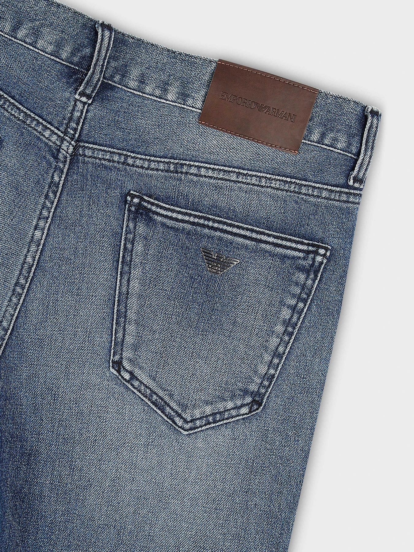Джинси Emporio Armani J16 модель 3R1J16-1D0FZ-0942 Джинси Emporio Armani J16 модель 3R1J16-1D0FZ-0942 Фото
