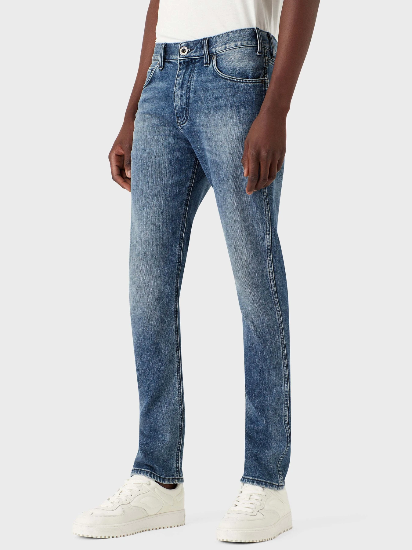 Джинси Emporio Armani J16 модель 3R1J16-1D0FZ-0942 Джинси Emporio Armani J16 модель 3R1J16-1D0FZ-0942 Фото