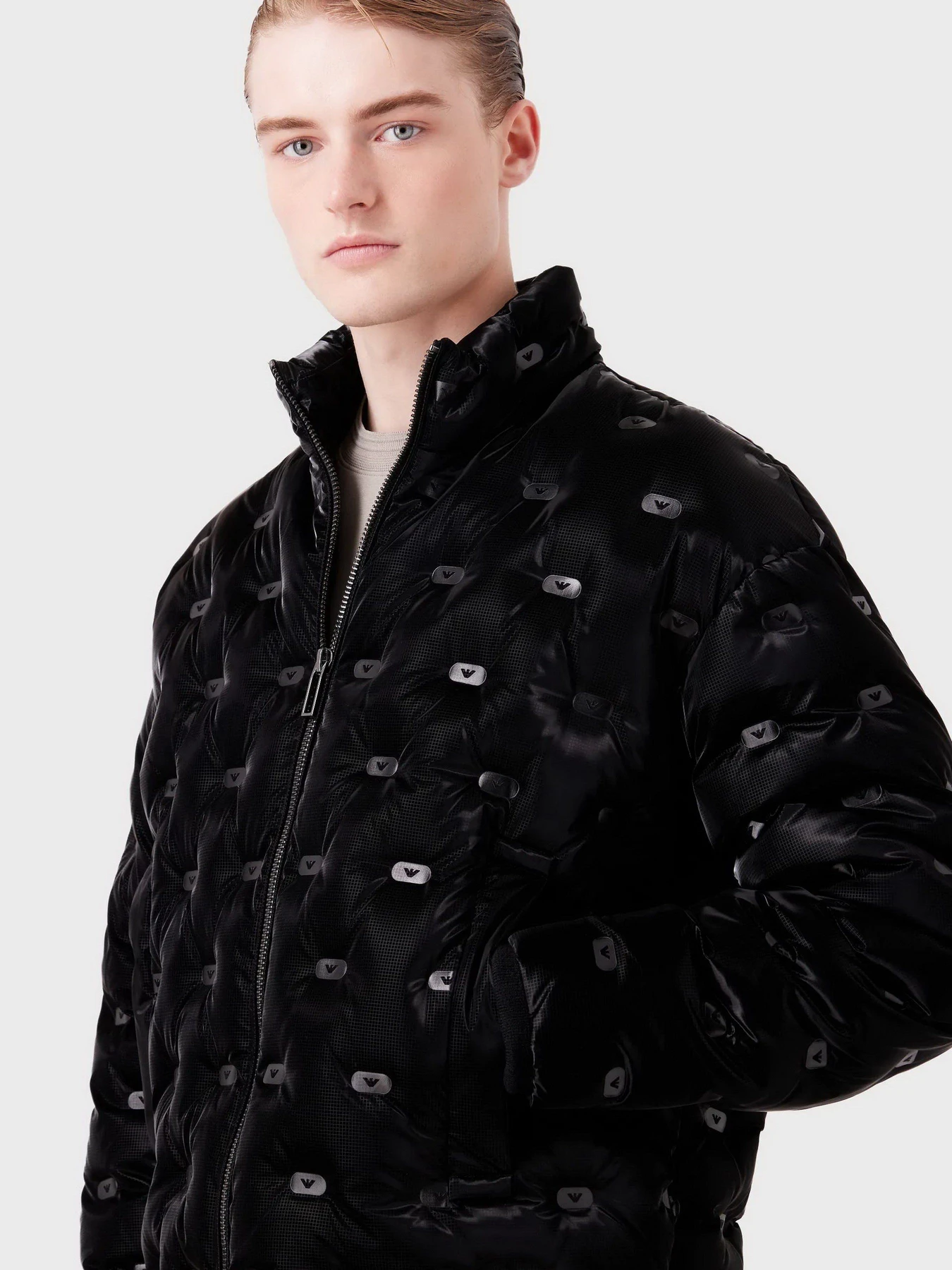 Куртки и дубленки Emporio Armani модель 6R1B88-1NDGZ-0999 Фото