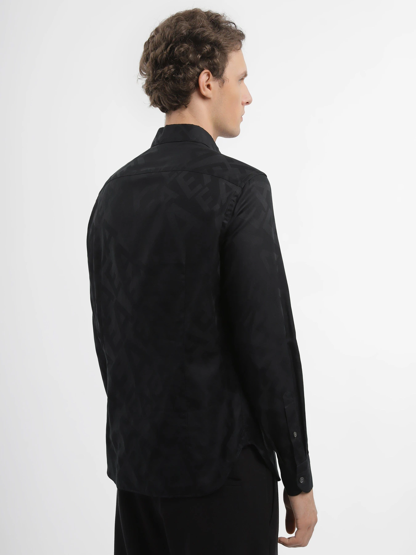 Рубашки Emporio Armani модель 6R1C86-1K0TZ-F030 Рубашки Emporio Armani модель 6R1C86-1K0TZ-F030 Фото