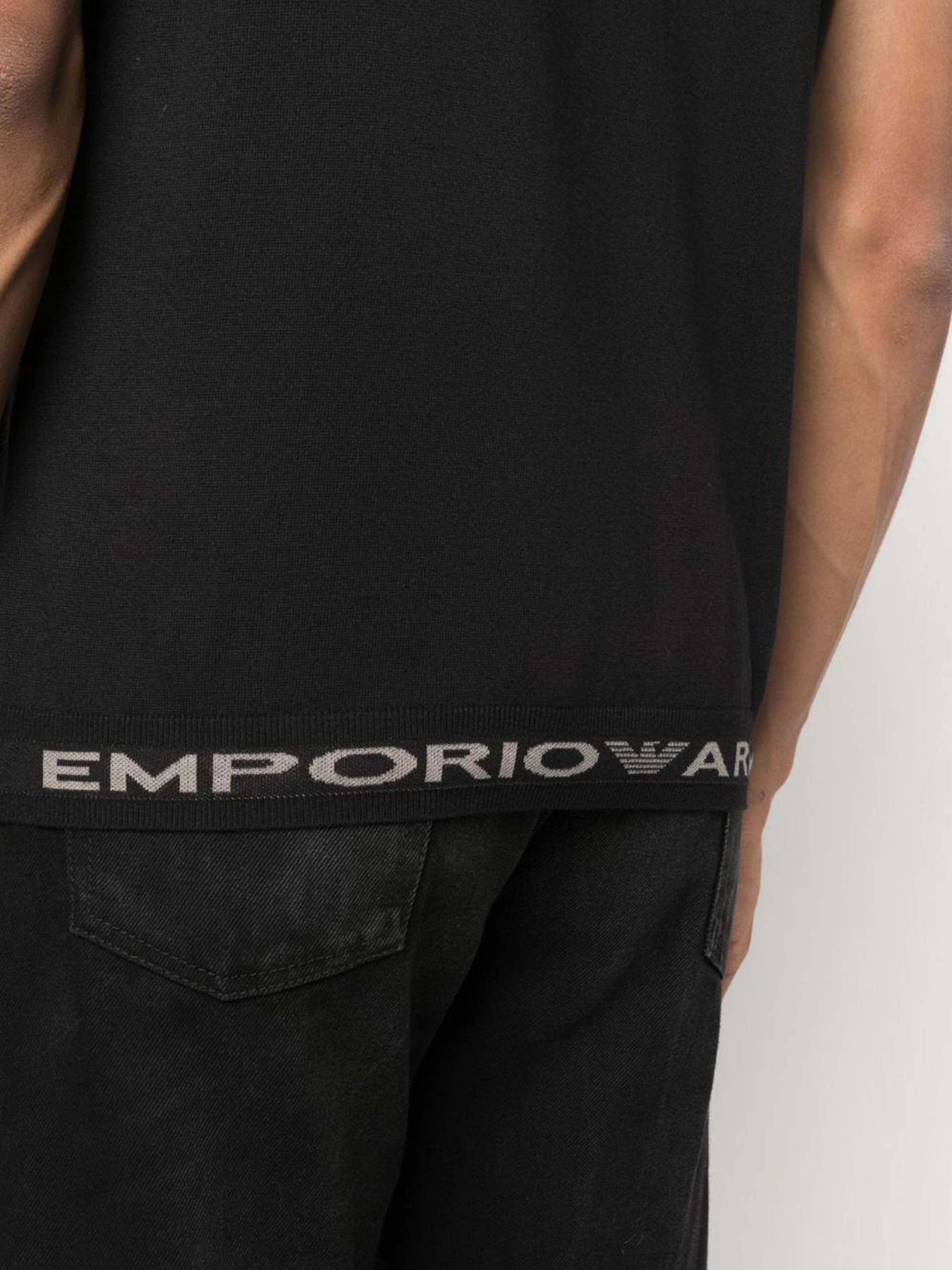 Футболки и поло Emporio Armani модель 6R1TEB-1JFIZ-0093 Футболки и поло Emporio Armani модель 6R1TEB-1JFIZ-0093 Фото