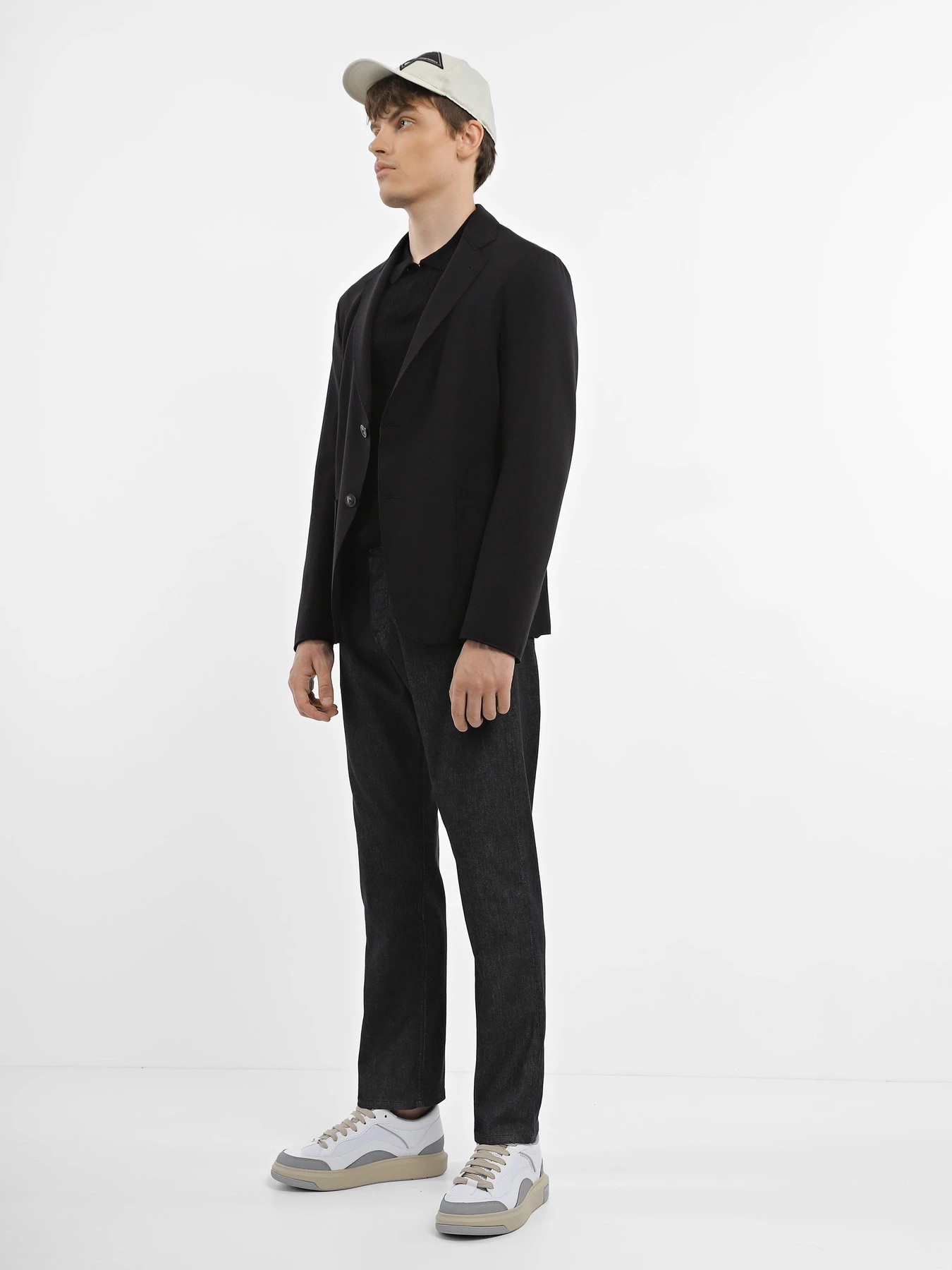 Пиджаки Emporio Armani модель H41G60-E1059-999 Пиджаки Emporio Armani модель H41G60-E1059-999 Фото