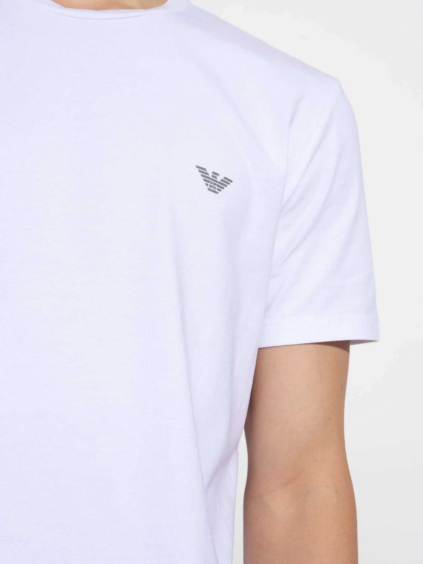 Футболки и поло Emporio Armani модель 111267-3F720-10320 Футболки и поло Emporio Armani модель 111267-3F720-10320 Фото
