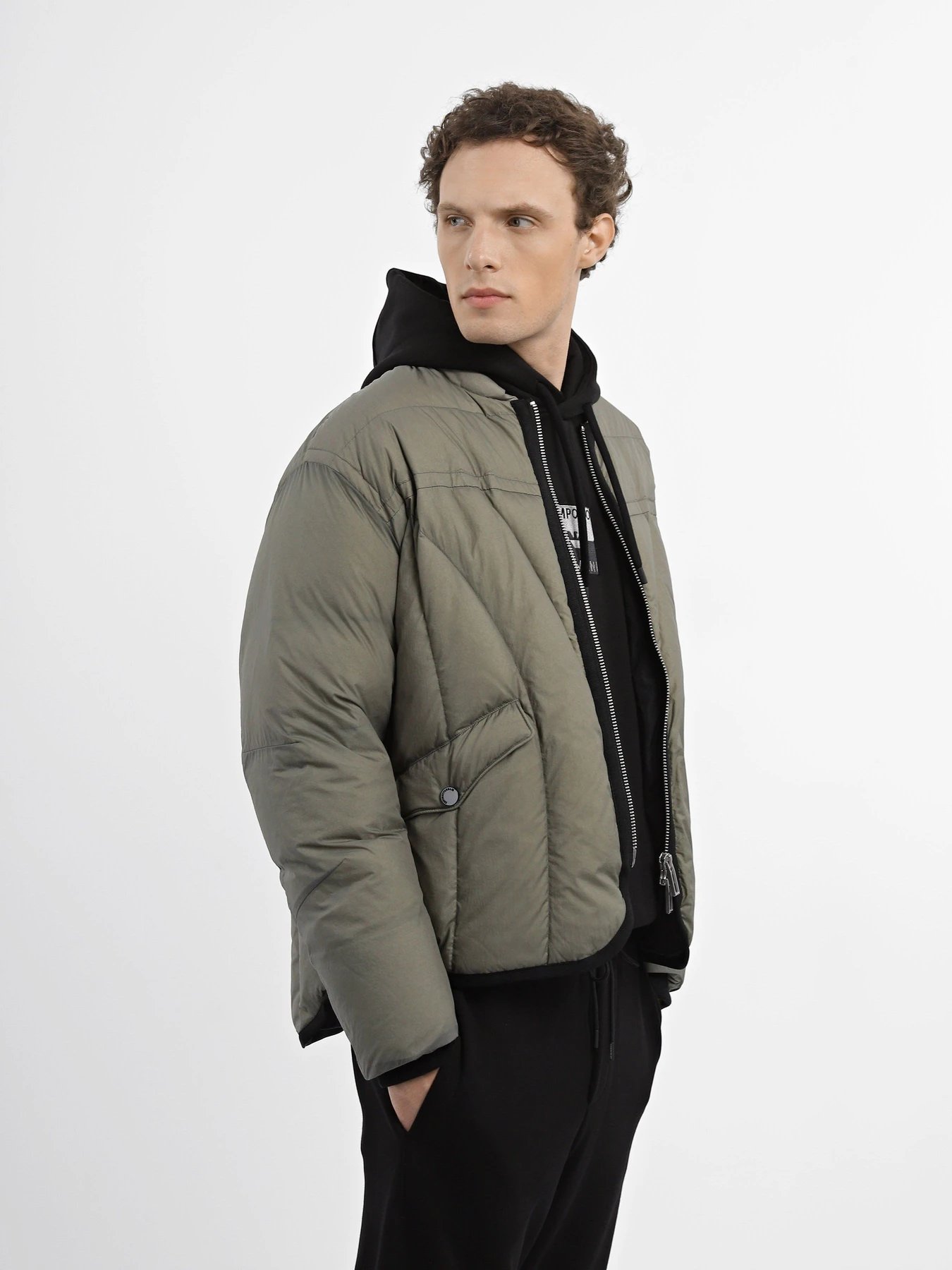 Куртки та дублянки Emporio Armani модель 6R1BZ4-1NYOZ-0643 Куртки та дублянки Emporio Armani модель 6R1BZ4-1NYOZ-0643 Фото