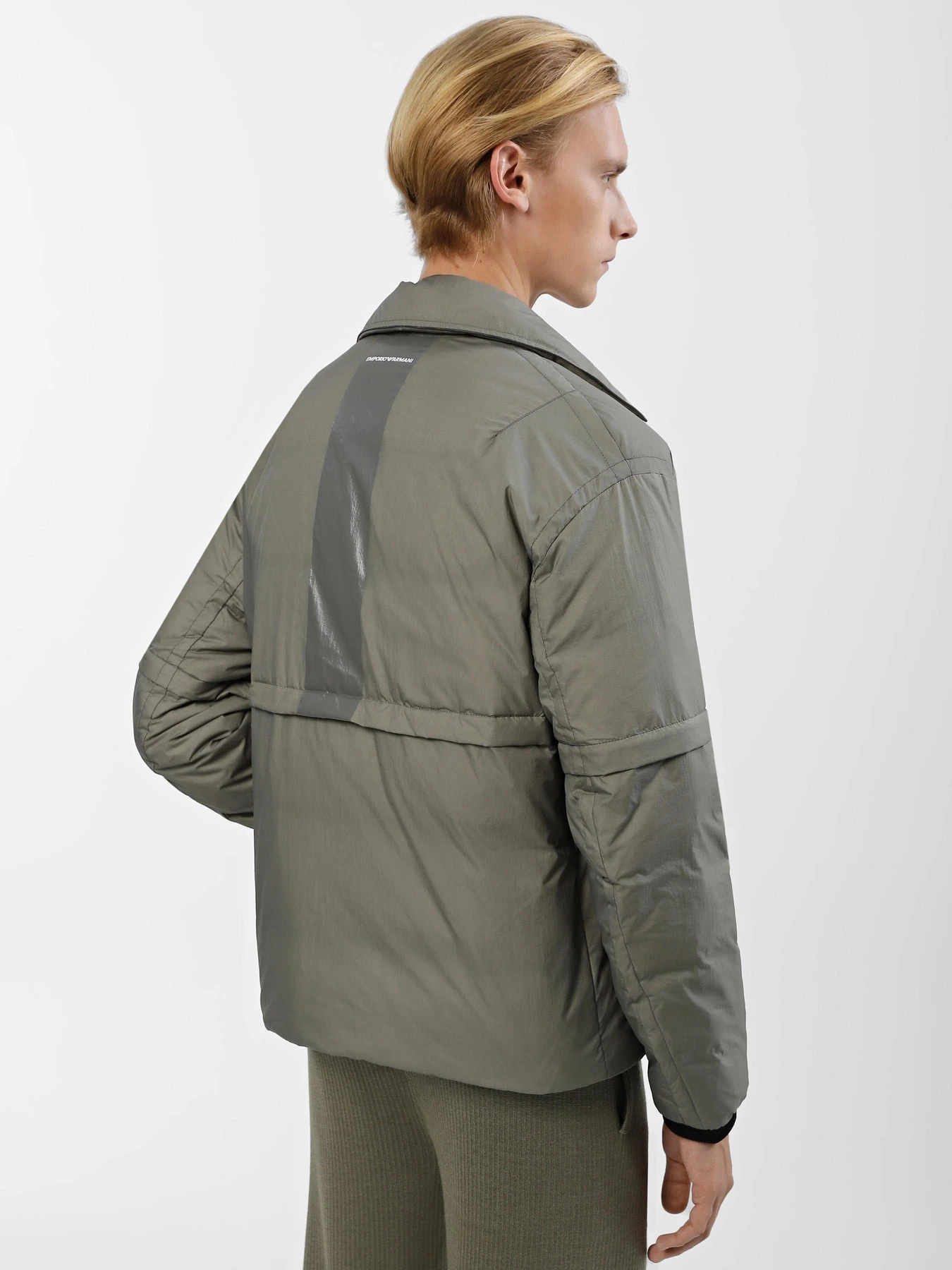 Куртки и дубленки Emporio Armani модель 6R1BZ5-1NYOZ-0643 Куртки и дубленки Emporio Armani модель 6R1BZ5-1NYOZ-0643 Фото