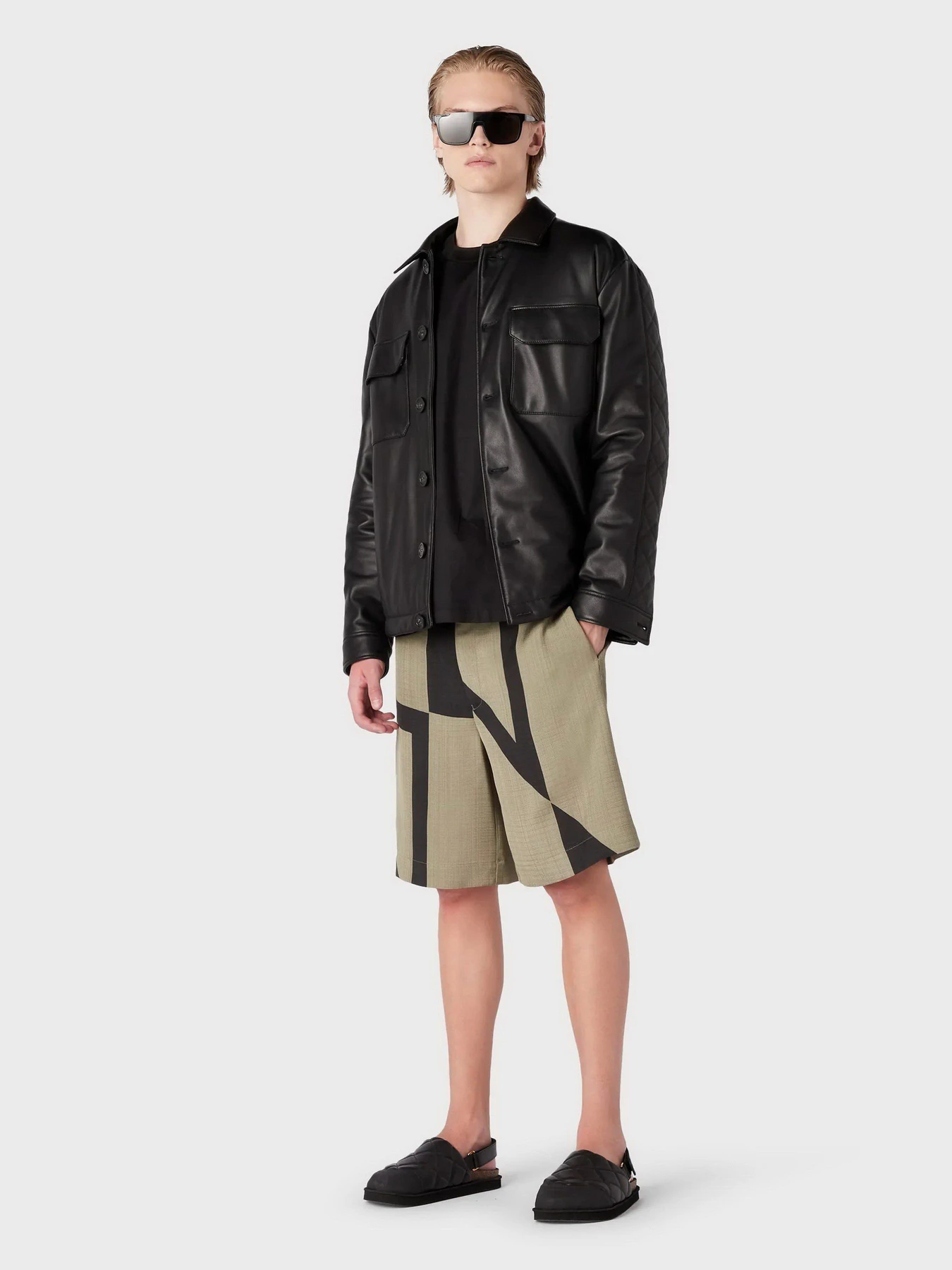 Куртки и дубленки Emporio Armani модель H41R80-E1P80-999 Фото