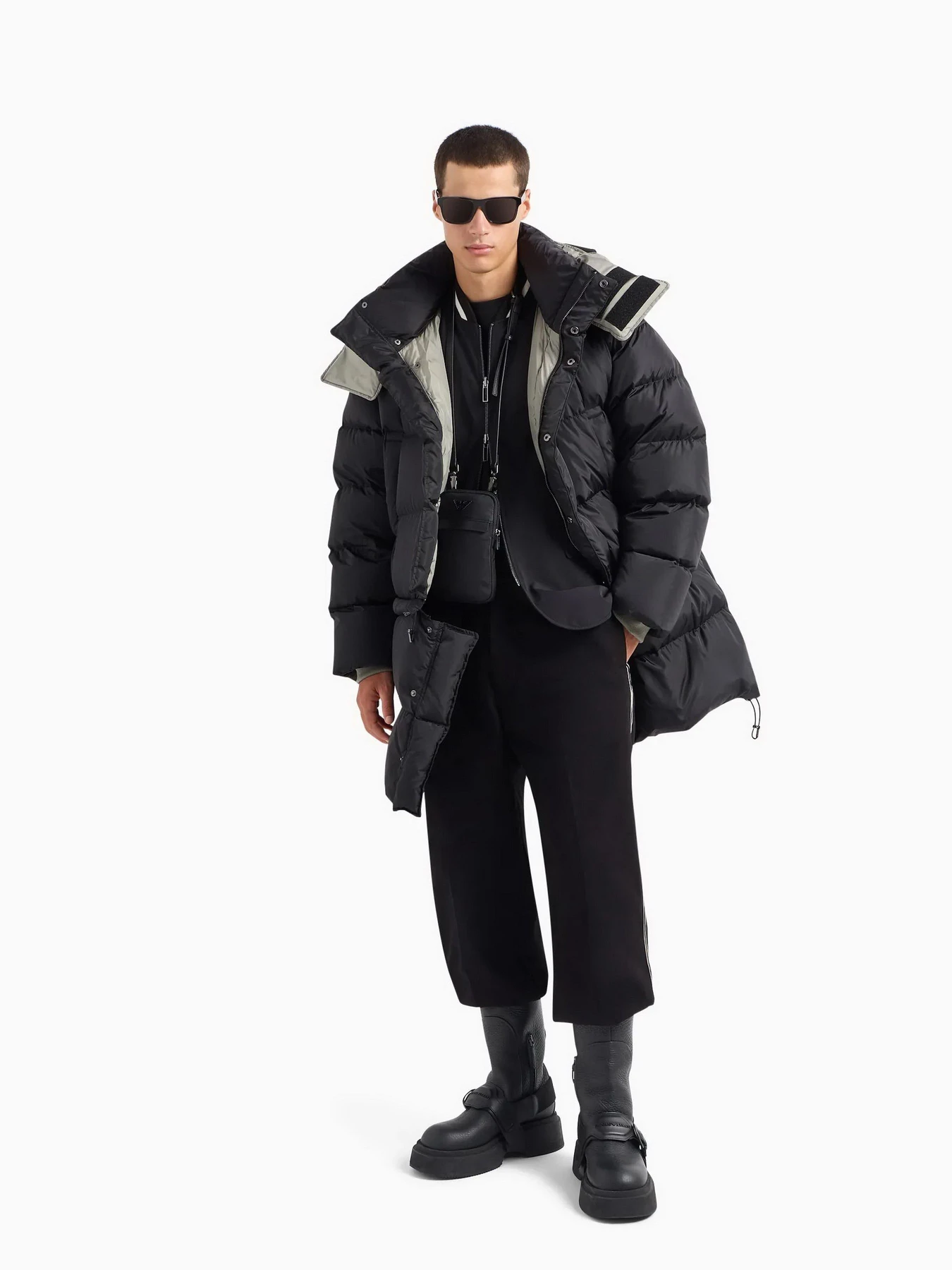 Куртки и дубленки Emporio Armani модель 6R1LC6-1NQTZ-0999 Куртки и дубленки Emporio Armani модель 6R1LC6-1NQTZ-0999 Фото