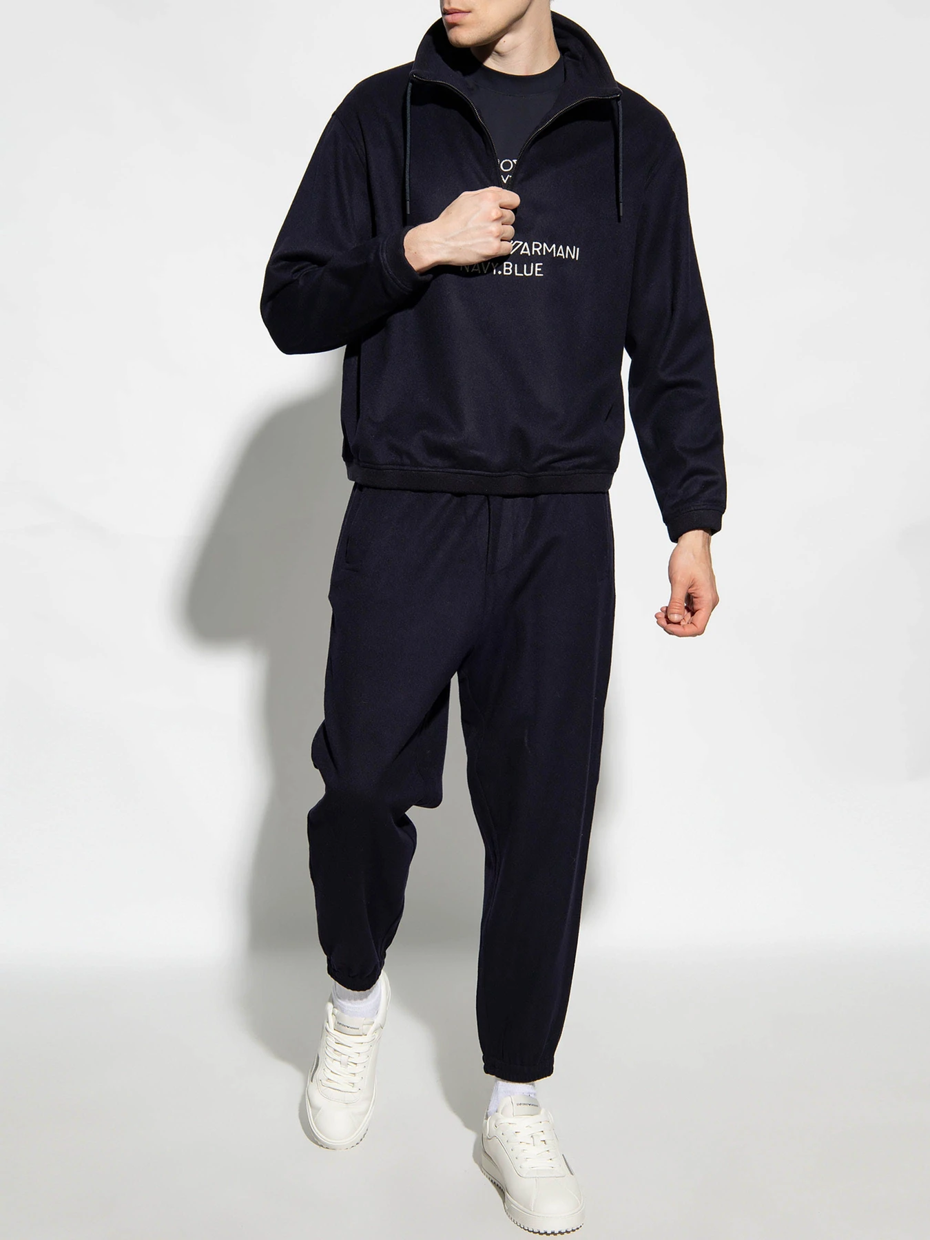 Худи и свитшоты Emporio Armani модель 6R1MF5-1NTYZ-0920 Худи и свитшоты Emporio Armani модель 6R1MF5-1NTYZ-0920 Фото