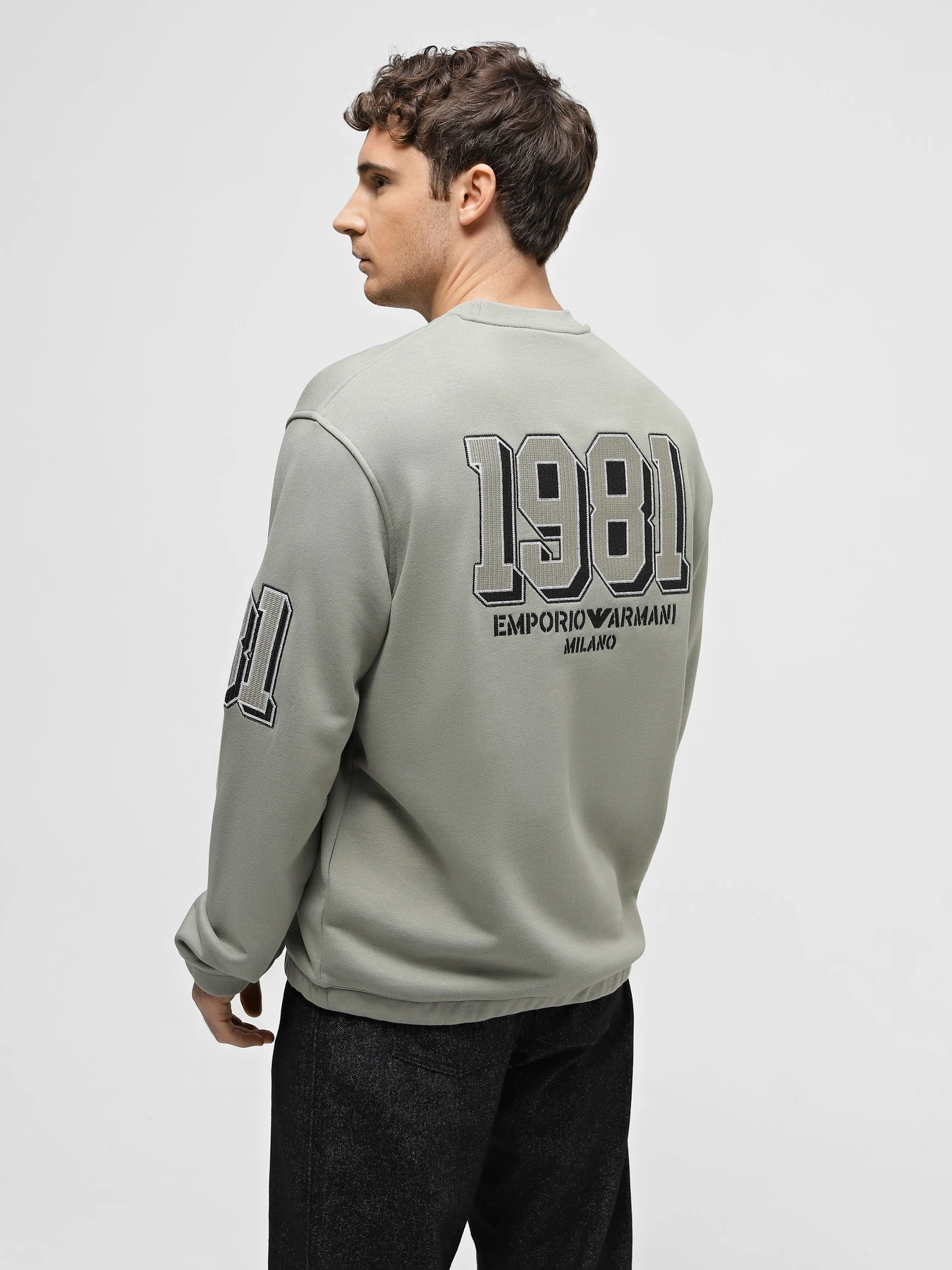 Худи и свитшоты Emporio Armani модель 6R1MG4-1JWPZ-0606 Худи и свитшоты Emporio Armani модель 6R1MG4-1JWPZ-0606 Фото