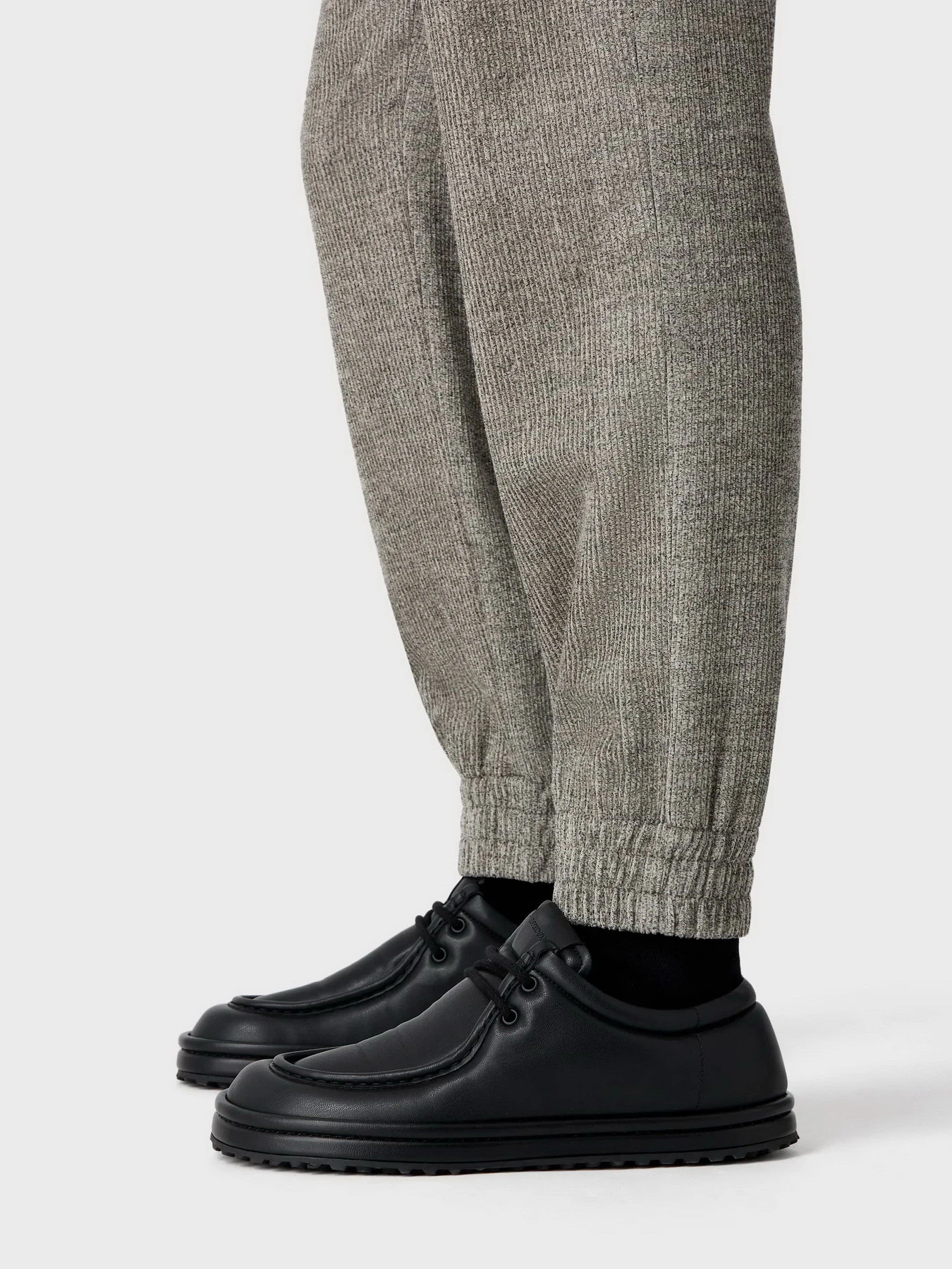 Штани Emporio Armani модель H41P56-E1424-606 Штани Emporio Armani модель H41P56-E1424-606 Фото