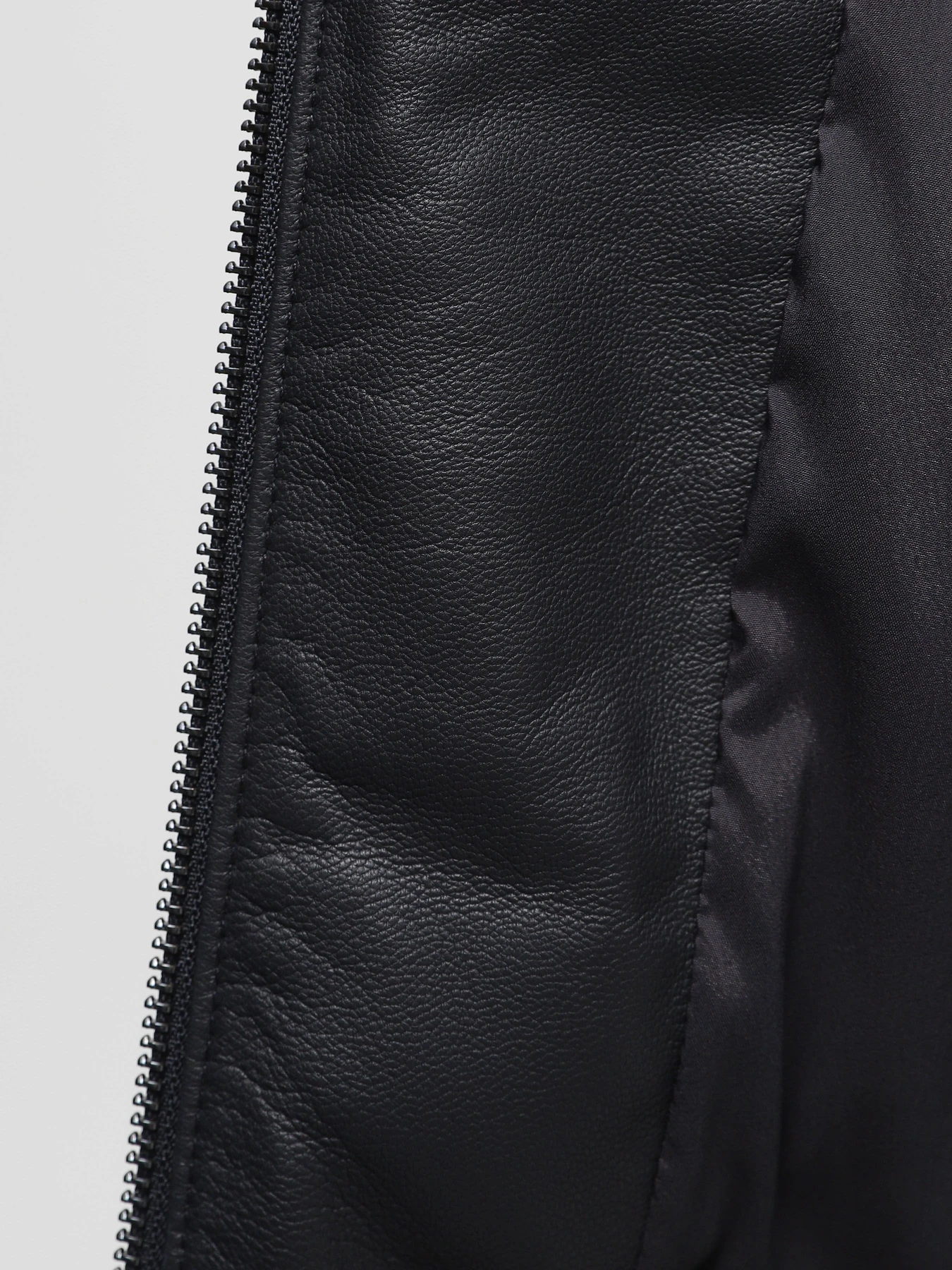 Куртки и дубленки Emporio Armani модель H41R77-E1P77-922 Куртки и дубленки Emporio Armani модель H41R77-E1P77-922 Фото