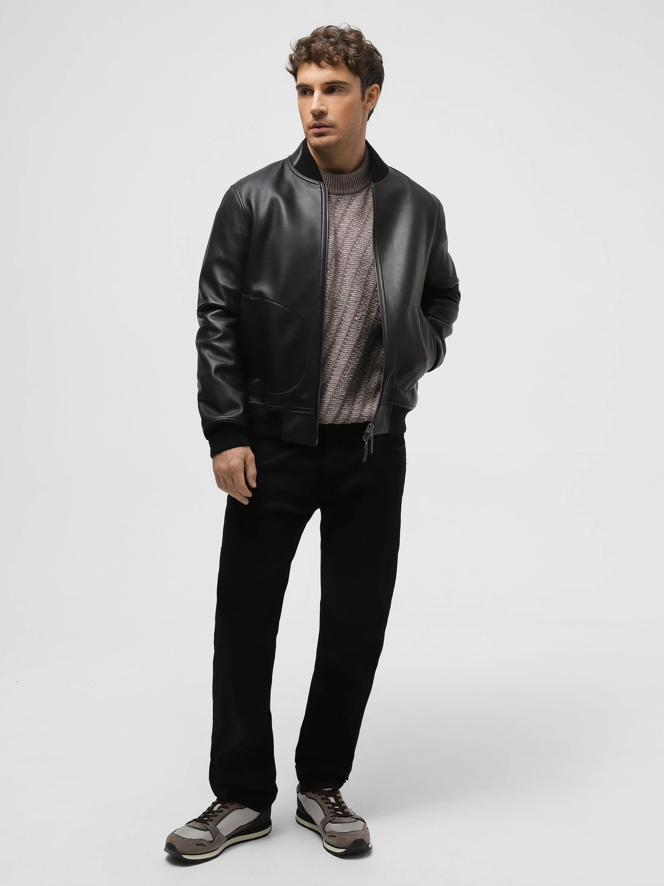 Куртки и дубленки Emporio Armani модель H41R8D-E1P8D-999 Куртки и дубленки Emporio Armani модель H41R8D-E1P8D-999 Фото