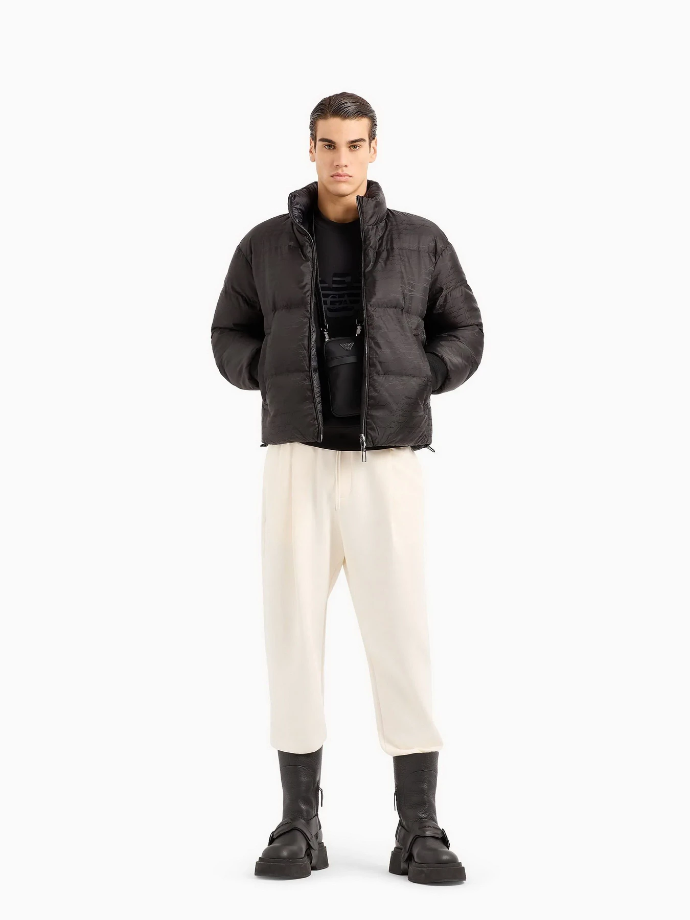 Куртки и дубленки Emporio Armani модель 6R1B65-1NVSZ-F091 Куртки и дубленки Emporio Armani модель 6R1B65-1NVSZ-F091 Фото