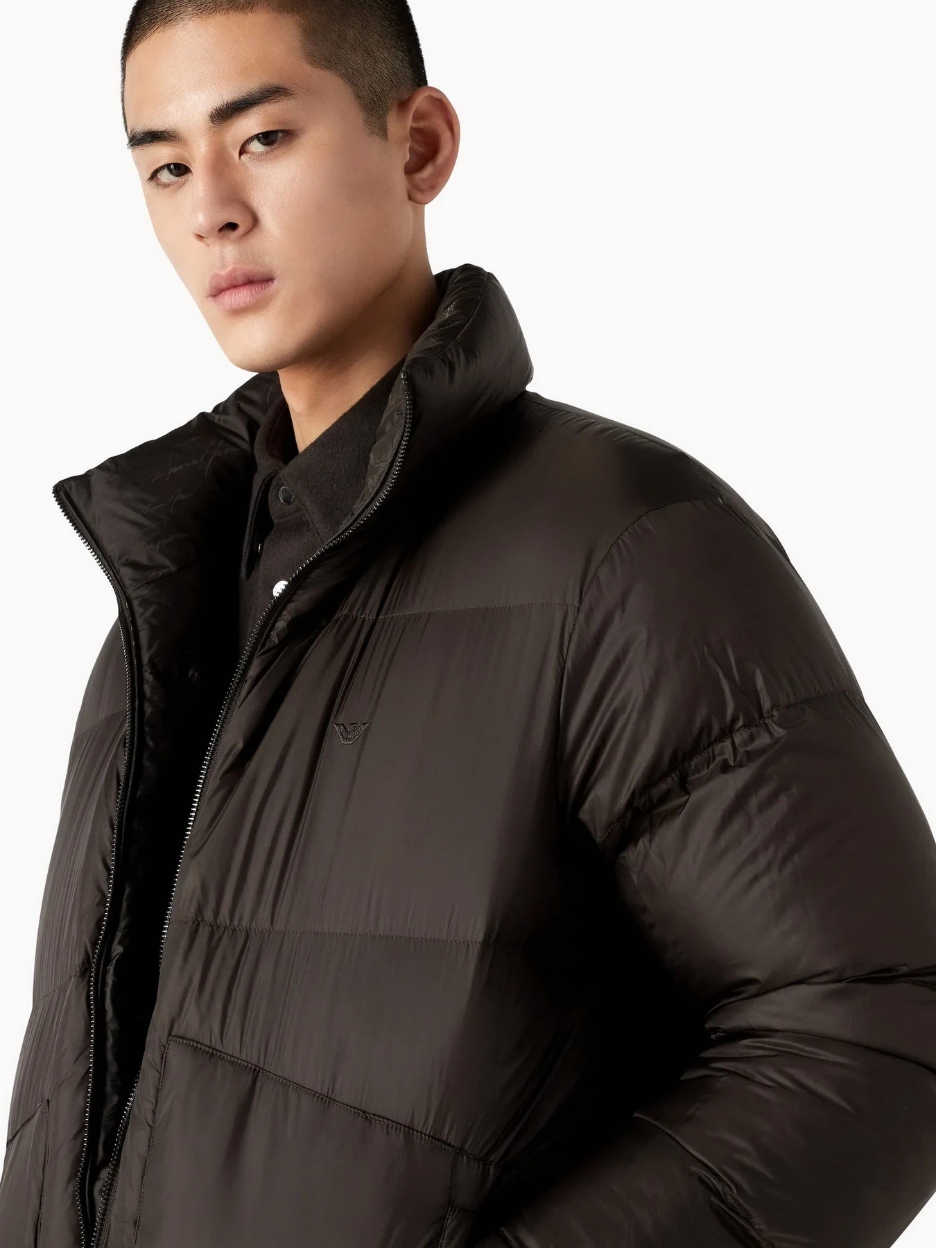 Куртки и дубленки Emporio Armani модель 6R1B65-1NVSZ-F556 Куртки и дубленки Emporio Armani модель 6R1B65-1NVSZ-F556 Фото