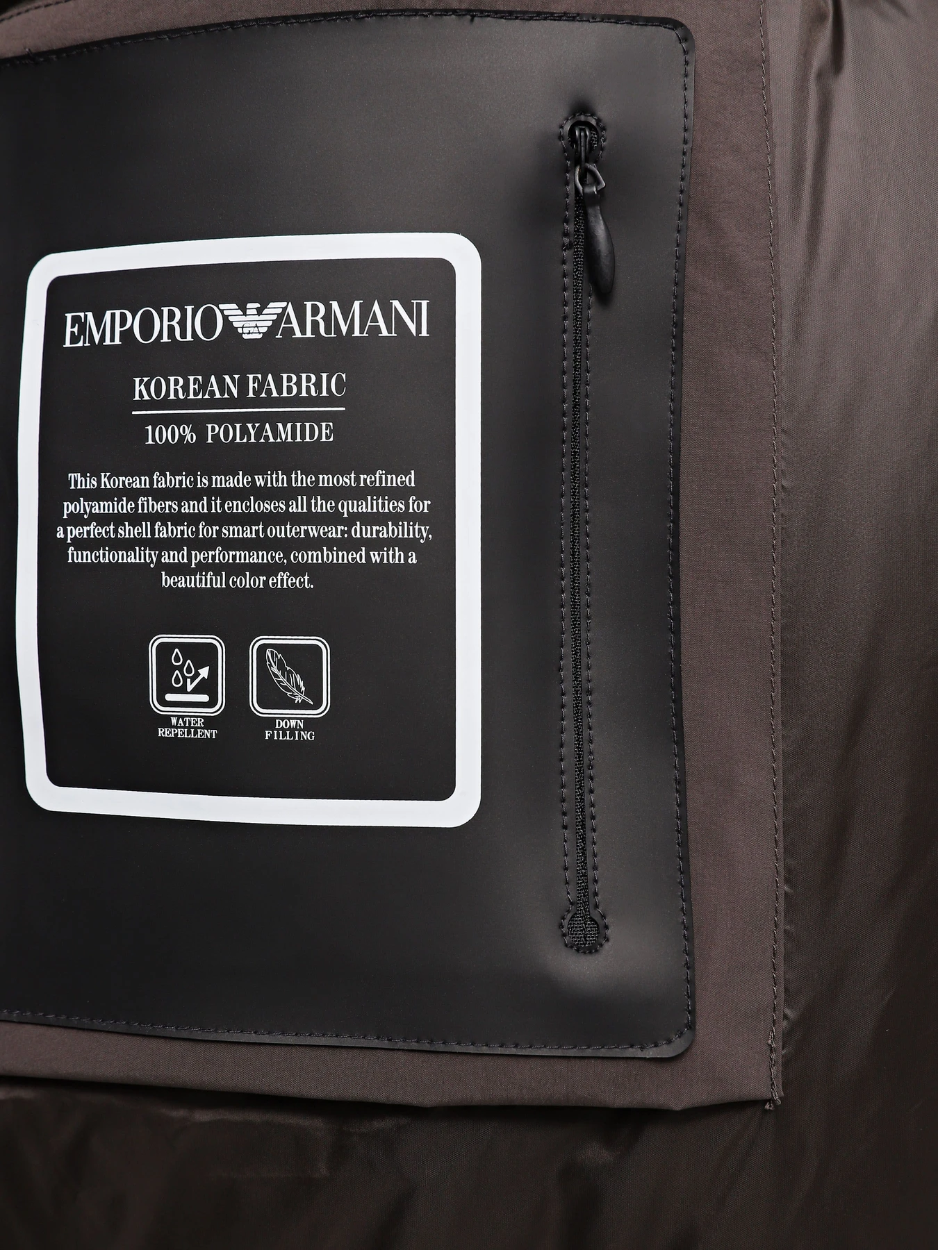 Куртки и дубленки Emporio Armani модель 6R1B68-1NDAZ-05A6 Куртки и дубленки Emporio Armani модель 6R1B68-1NDAZ-05A6 Фото