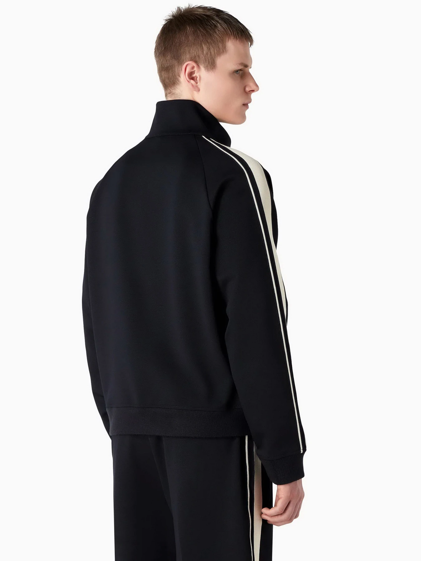 Худи и свитшоты Emporio Armani модель 6R1MF8-1JHQZ-0920 Худи и свитшоты Emporio Armani модель 6R1MF8-1JHQZ-0920 Фото
