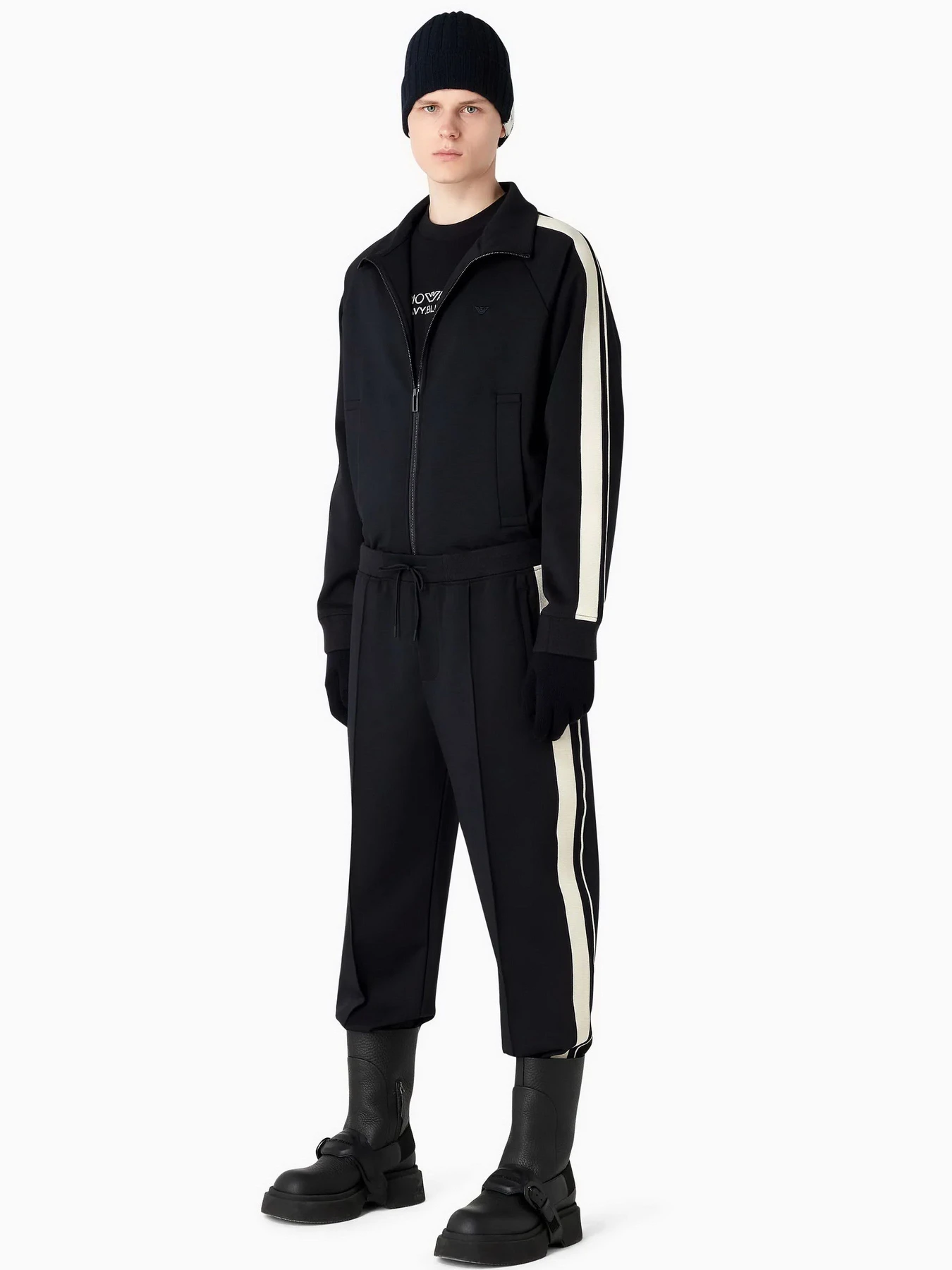 Худи и свитшоты Emporio Armani модель 6R1MF8-1JHQZ-0920 Худи и свитшоты Emporio Armani модель 6R1MF8-1JHQZ-0920 Фото