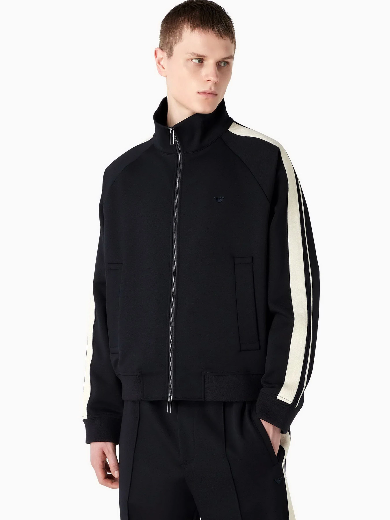 Худи и свитшоты Emporio Armani модель 6R1MF8-1JHQZ-0920 Худи и свитшоты Emporio Armani модель 6R1MF8-1JHQZ-0920 Фото