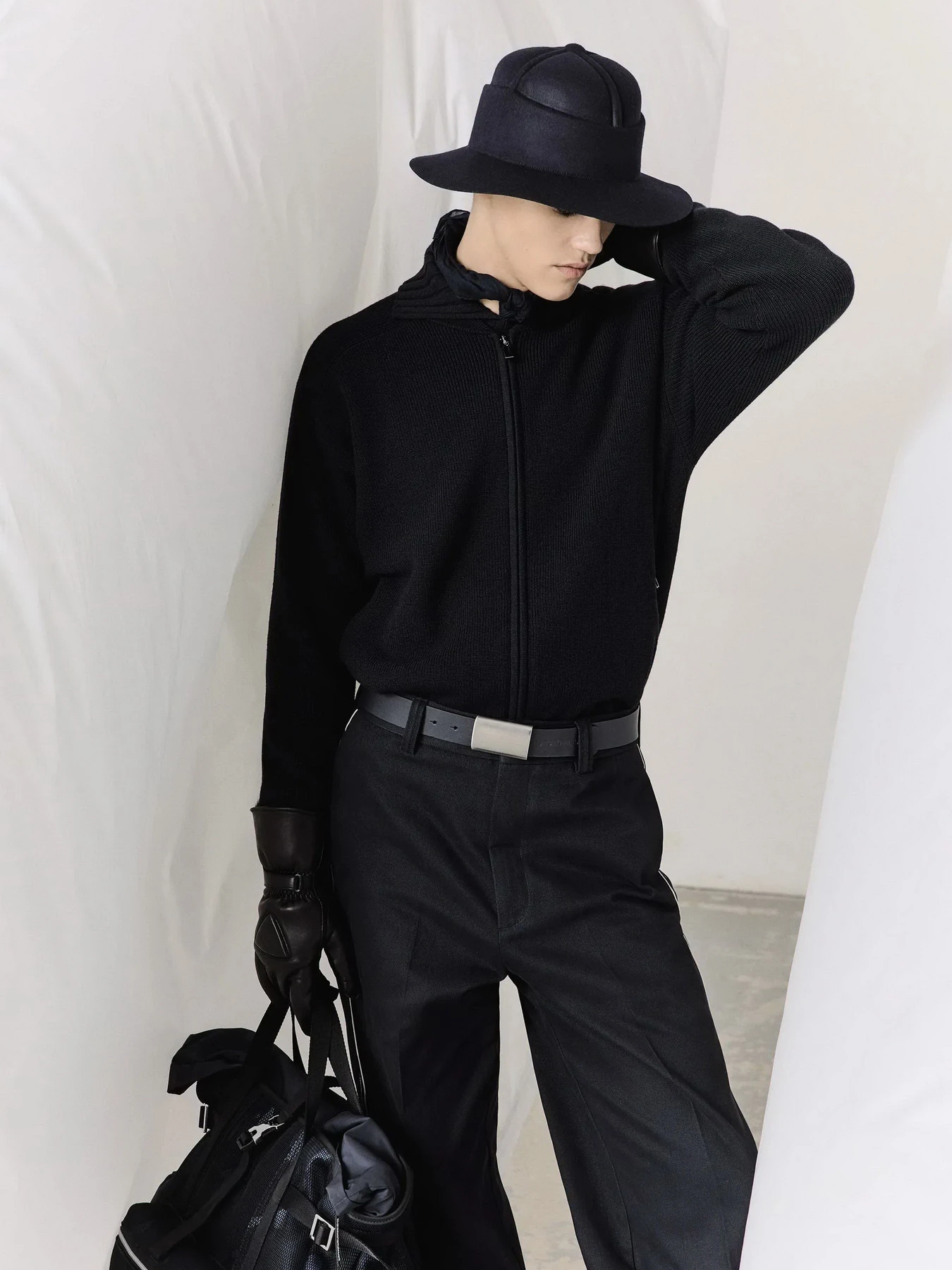 Худи и свитшоты Emporio Armani модель 6R1MXT-1MMBZ-0920 Худи и свитшоты Emporio Armani модель 6R1MXT-1MMBZ-0920 Фото