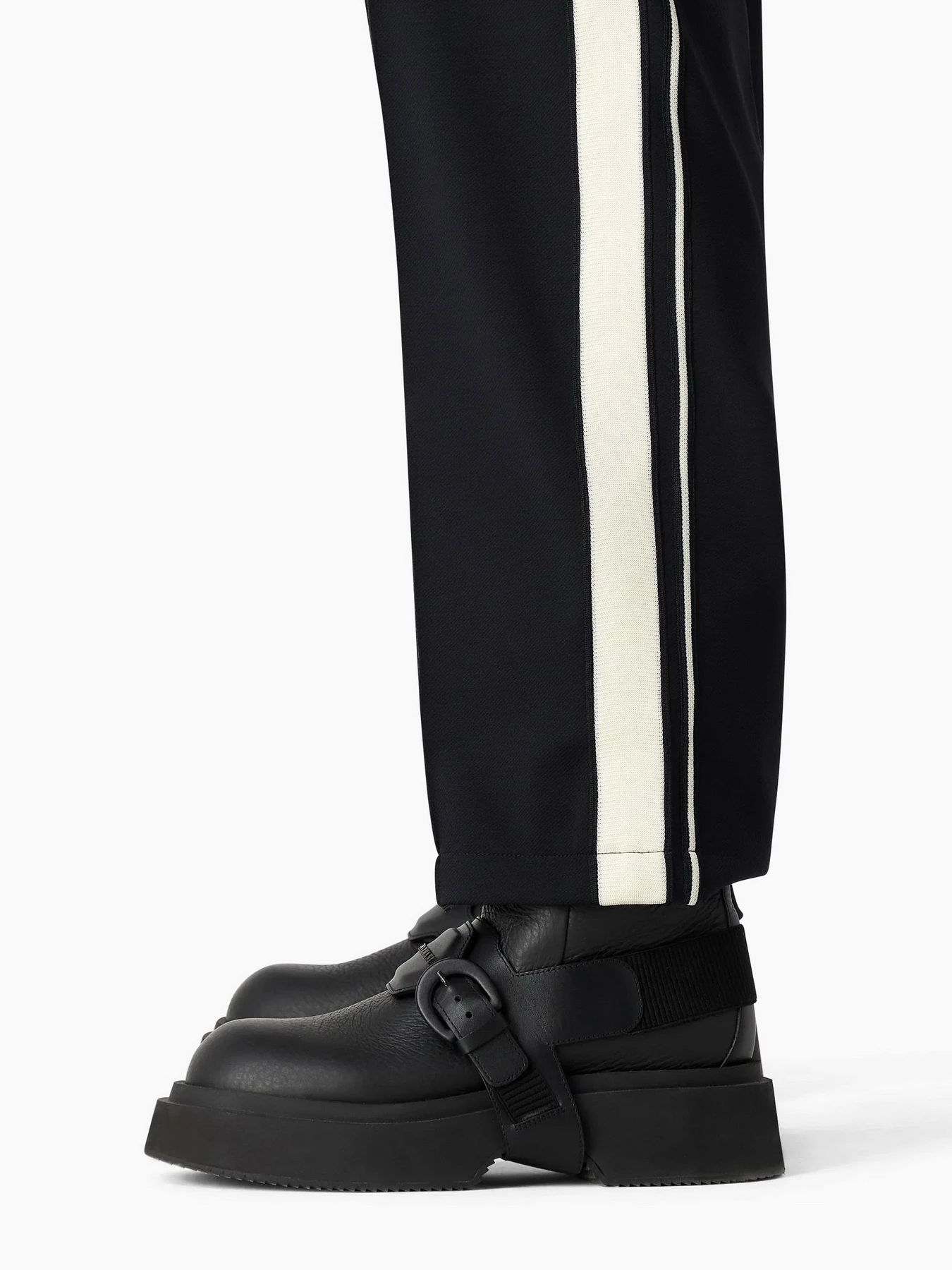 Штани Emporio Armani модель 6R1PQ3-1JHQZ-0920 Штани Emporio Armani модель 6R1PQ3-1JHQZ-0920 Фото