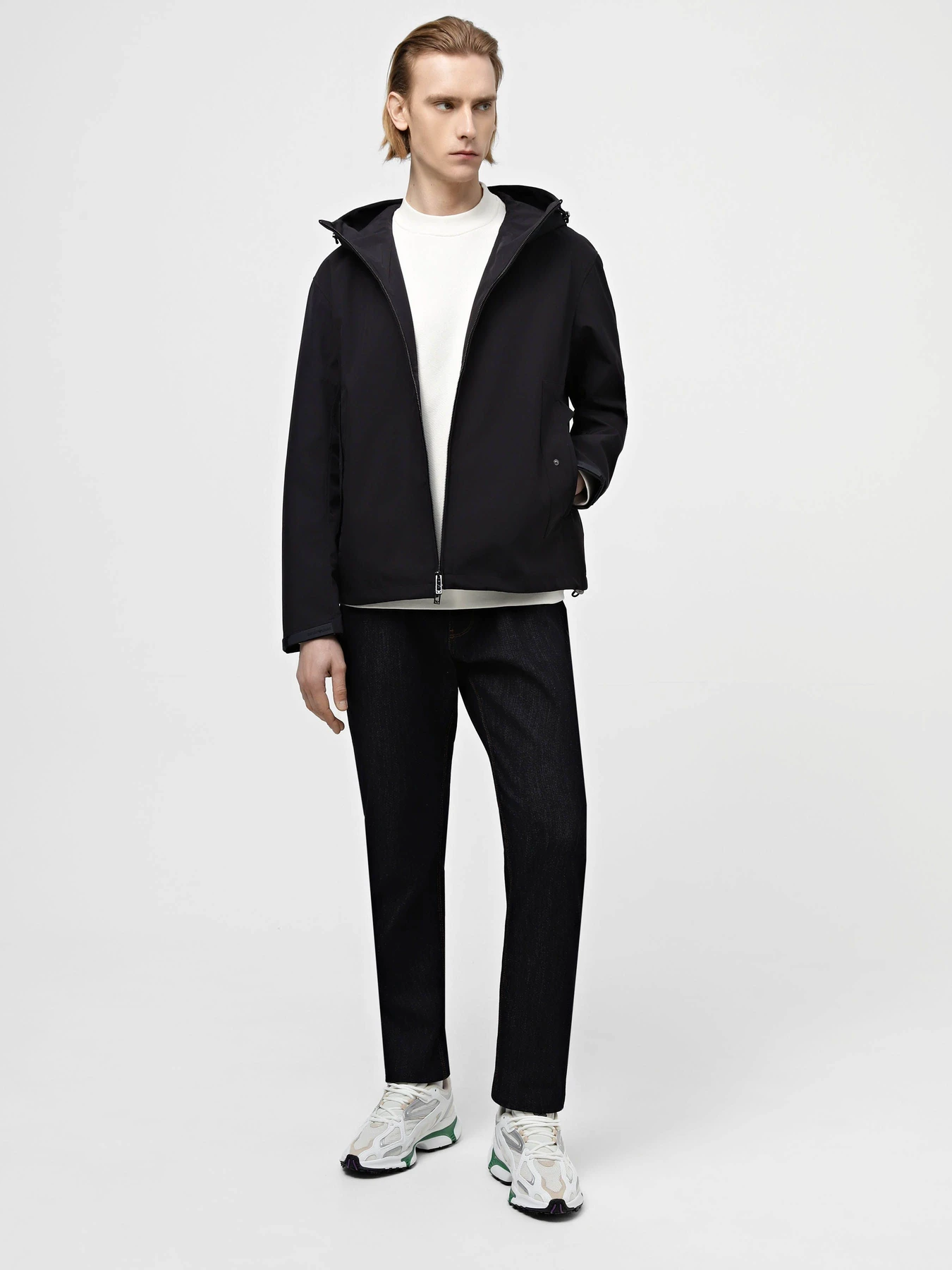 Куртки и дубленки Emporio Armani модель 3D1BB4-1NJVZ-0920 Куртки и дубленки Emporio Armani модель 3D1BB4-1NJVZ-0920 Фото