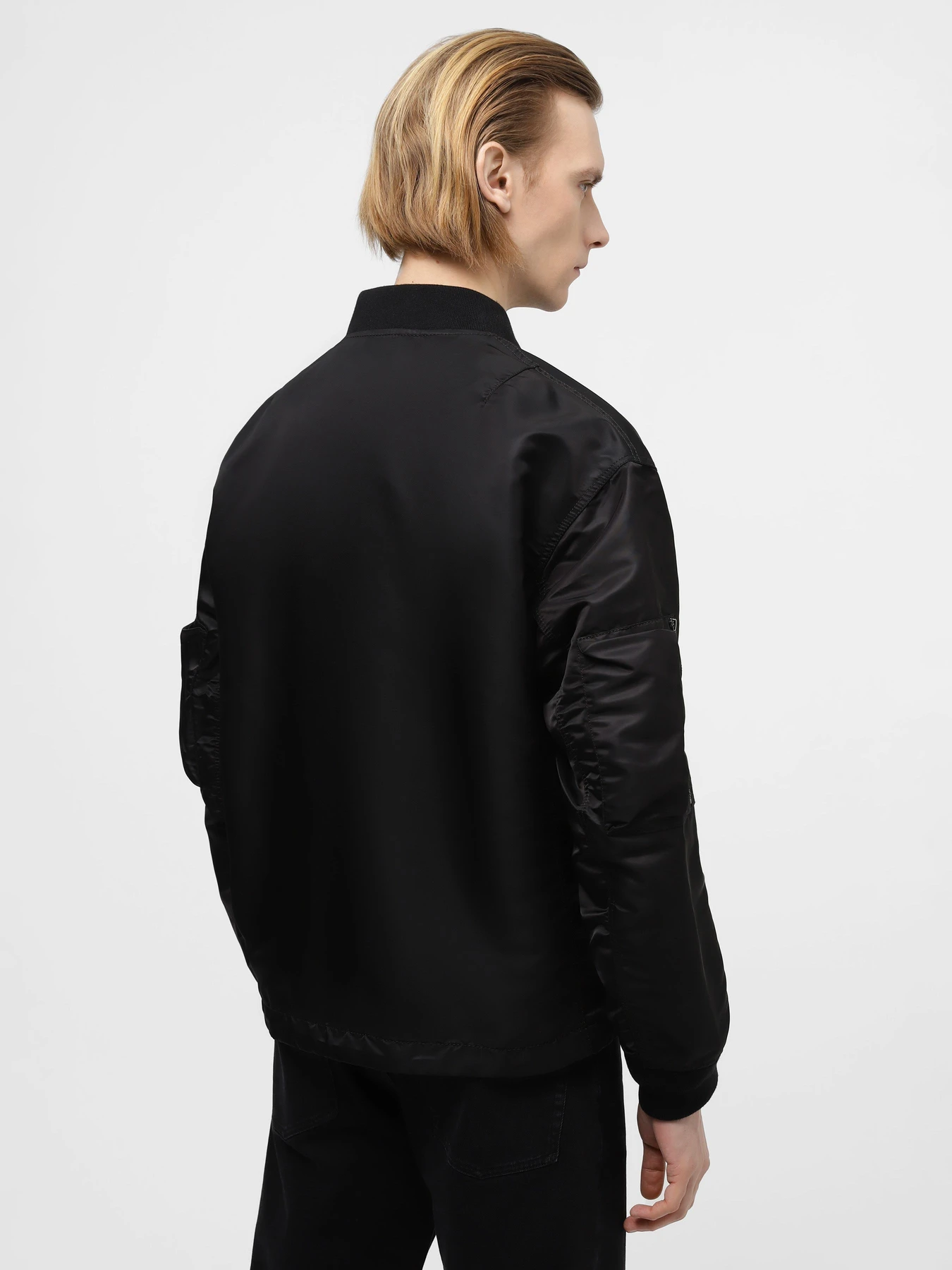 Куртки и дубленки Emporio Armani модель 3D1BB6-1NJWZ-0999 Фото