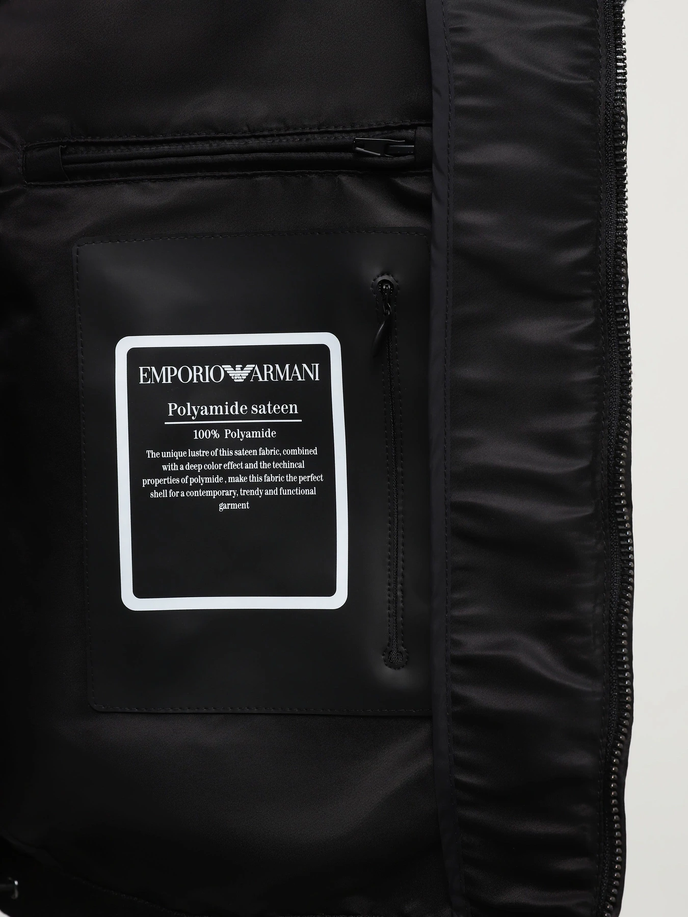 Куртки и дубленки Emporio Armani модель 3D1BB6-1NJWZ-0999 Фото