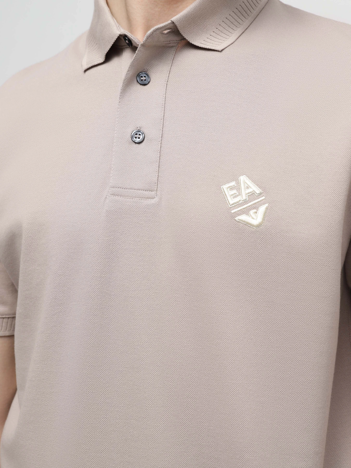 Футболки и поло Emporio Armani модель 3D1FE6-1JTKZ-01M5 Футболки и поло Emporio Armani модель 3D1FE6-1JTKZ-01M5 Фото