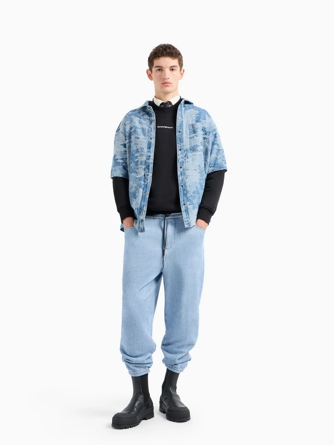 Худи и свитшоты Emporio Armani модель 3D1MEC-1JODZ-0033 Худи и свитшоты Emporio Armani модель 3D1MEC-1JODZ-0033 Фото