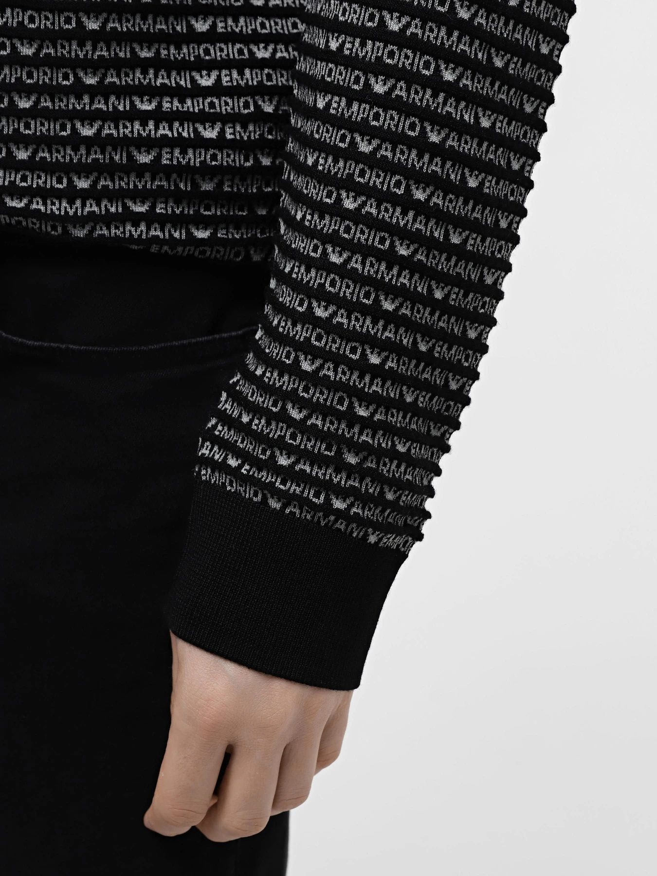 Свитры и кардиганы Emporio Armani модель 3D1MX1-1MMIZ-F053 Свитры и кардиганы Emporio Armani модель 3D1MX1-1MMIZ-F053 Фото