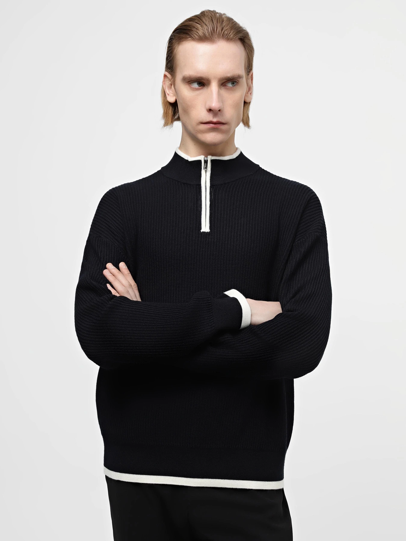 Свитры и кардиганы Emporio Armani модель 3D1MX9-1MPAZ-0920 Свитры и кардиганы Emporio Armani модель 3D1MX9-1MPAZ-0920 Фото