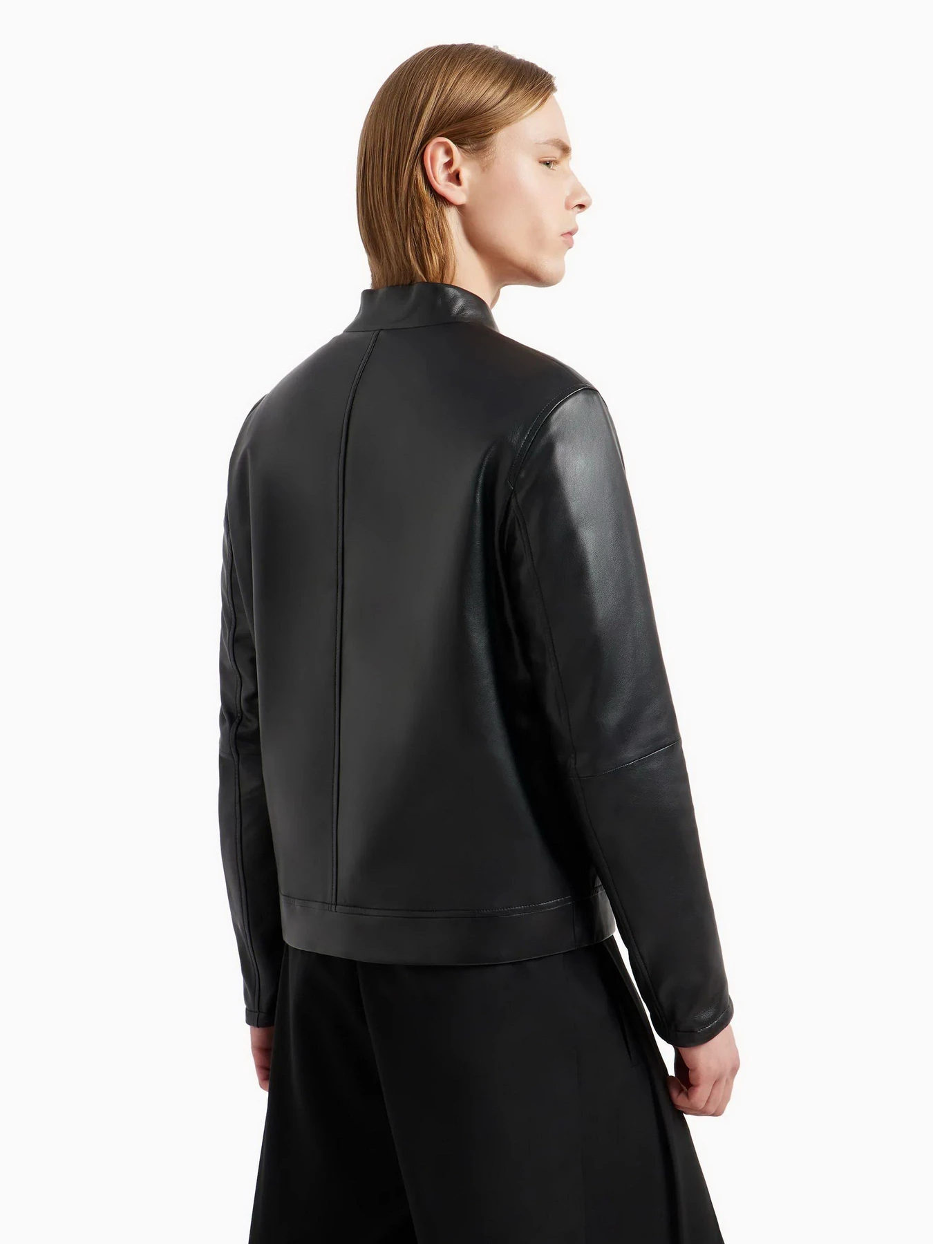 Куртки и дубленки Emporio Armani модель E31R80-F1P80-999 Куртки и дубленки Emporio Armani модель E31R80-F1P80-999 Фото